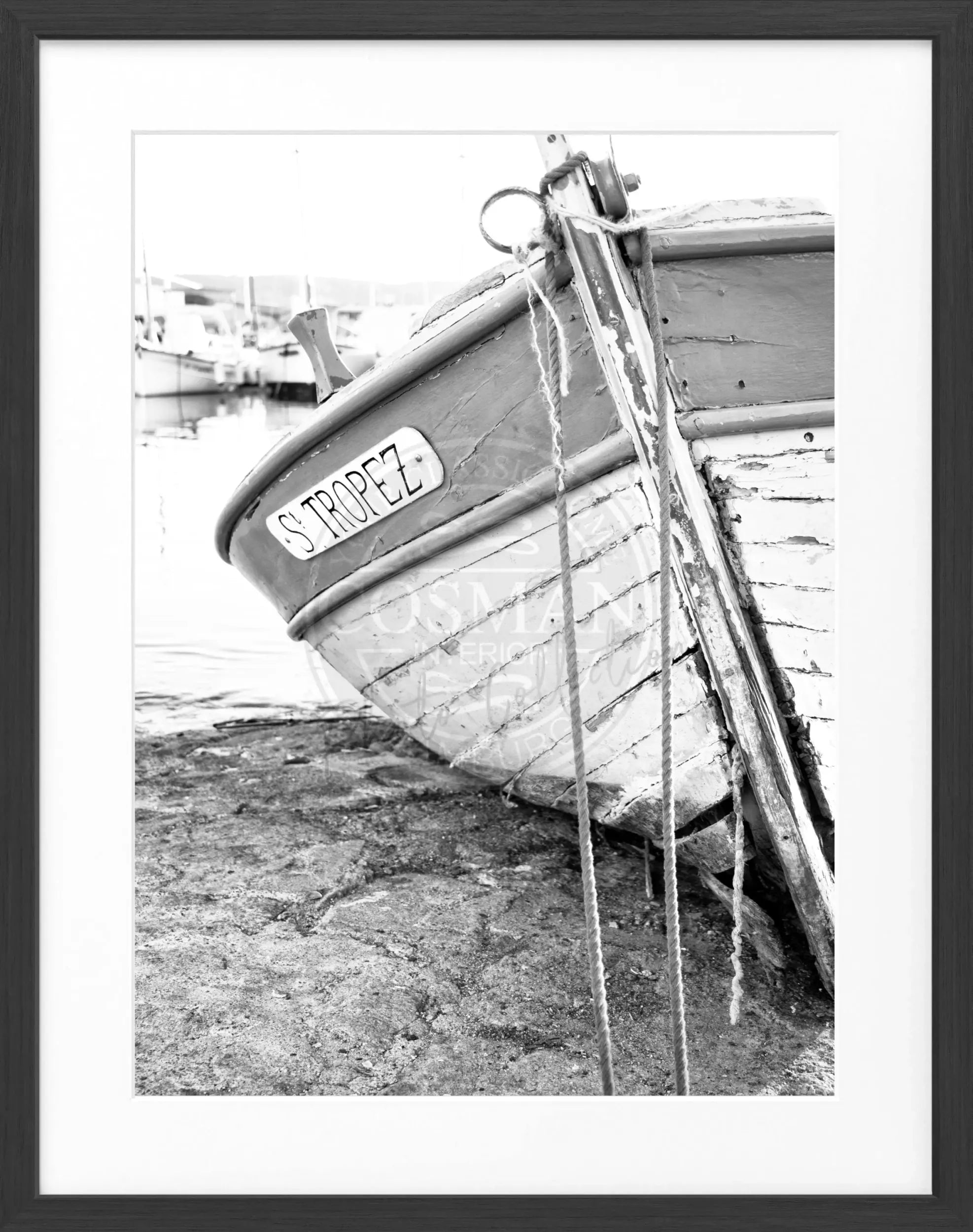 Schwarz-weiß Poster mit Rahmen, Fischerboot in Saint Tropez, von Cosman-Photocollection, 25x31cm, maritime Dekoration