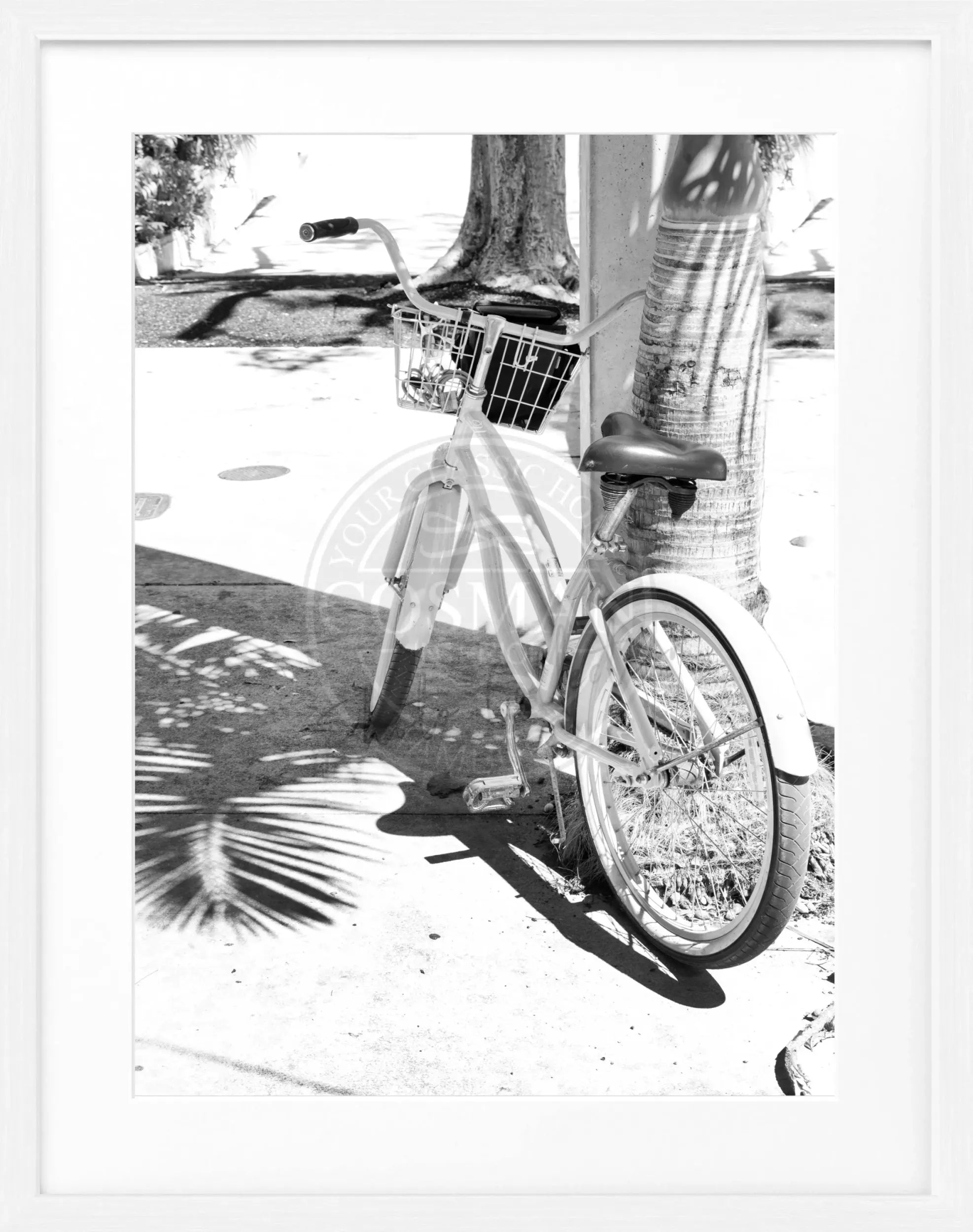 Schwarz-weiß Poster mit Rahmen, Florida Key West Bike, Cosman-Photocollection, 25x31 cm, Wanddekoration im Fotostil