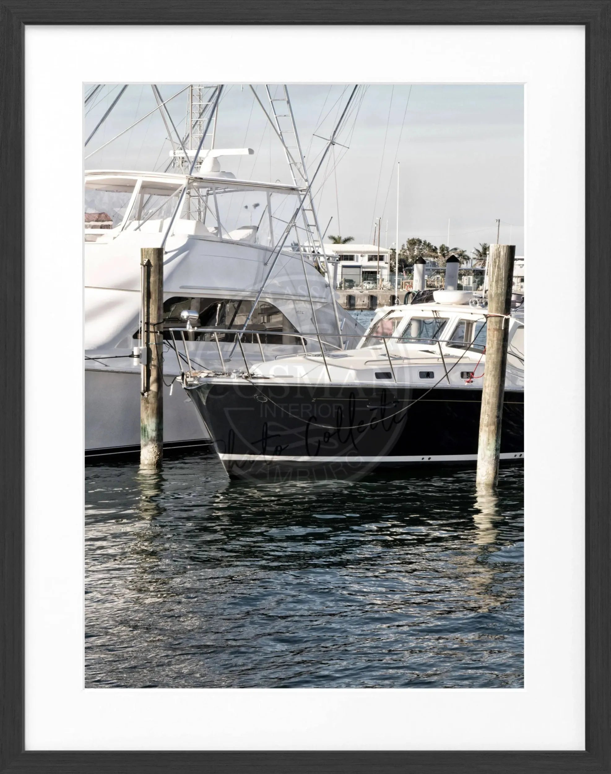 Schwarz-weiß Poster mit Rahmen von Cosman-Photocollection, Florida Key West Boot Motiv, 25x31 cm, Kunstwanddekoration