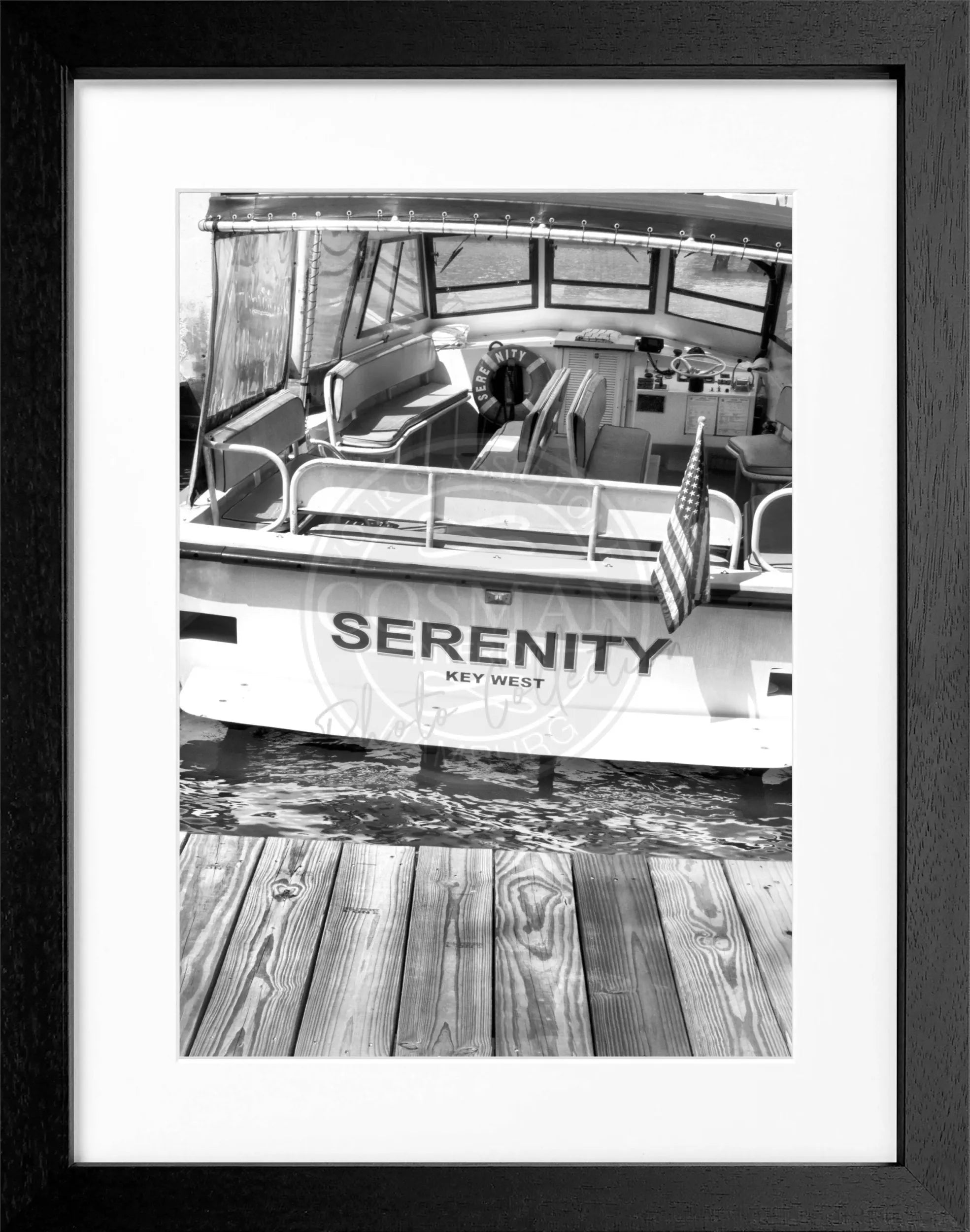 Schwarz-weiß Poster mit Rahmen von Cosman-Photocollection, Florida Key West Boot Motiv, 25x31 cm