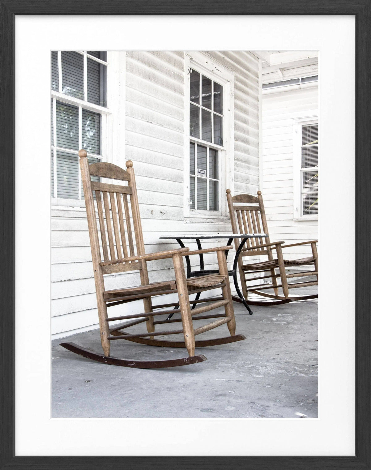 Schwarz-weiß Poster mit Rahmen von Cosman-Photocollection, Florida Key West mit Liegestuhl, Maße 25x31 cm, dekoratives Wandbild