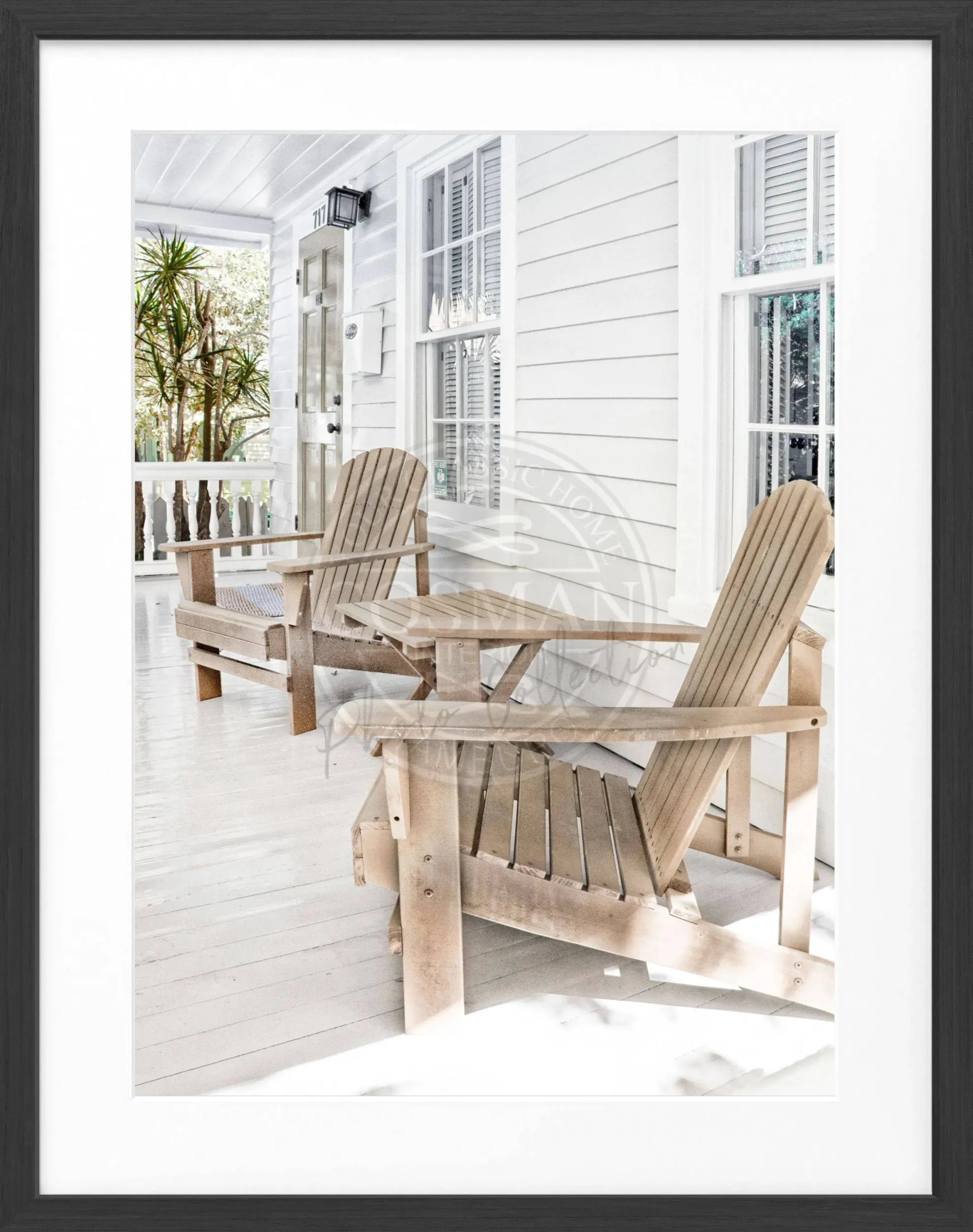 Schwarz-weiß Poster mit Rahmen, Florida Key West ’Deckchair’ Motiv, 25x31cm, von Cosman-Photocollection