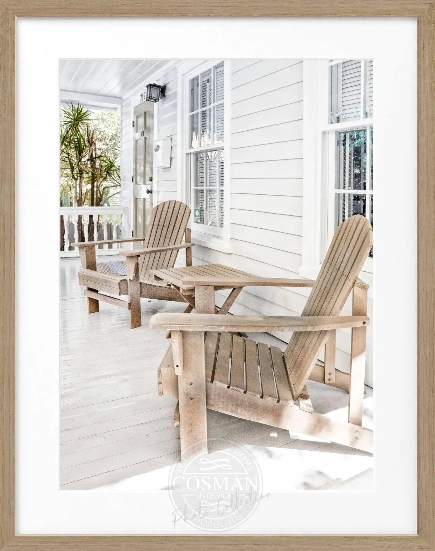 Schwarz-weiß Poster mit Rahmen von Cosman-Photocollection, Florida Key West mit Liegestuhl, Maße 25x31 cm, dekoratives Wandbild