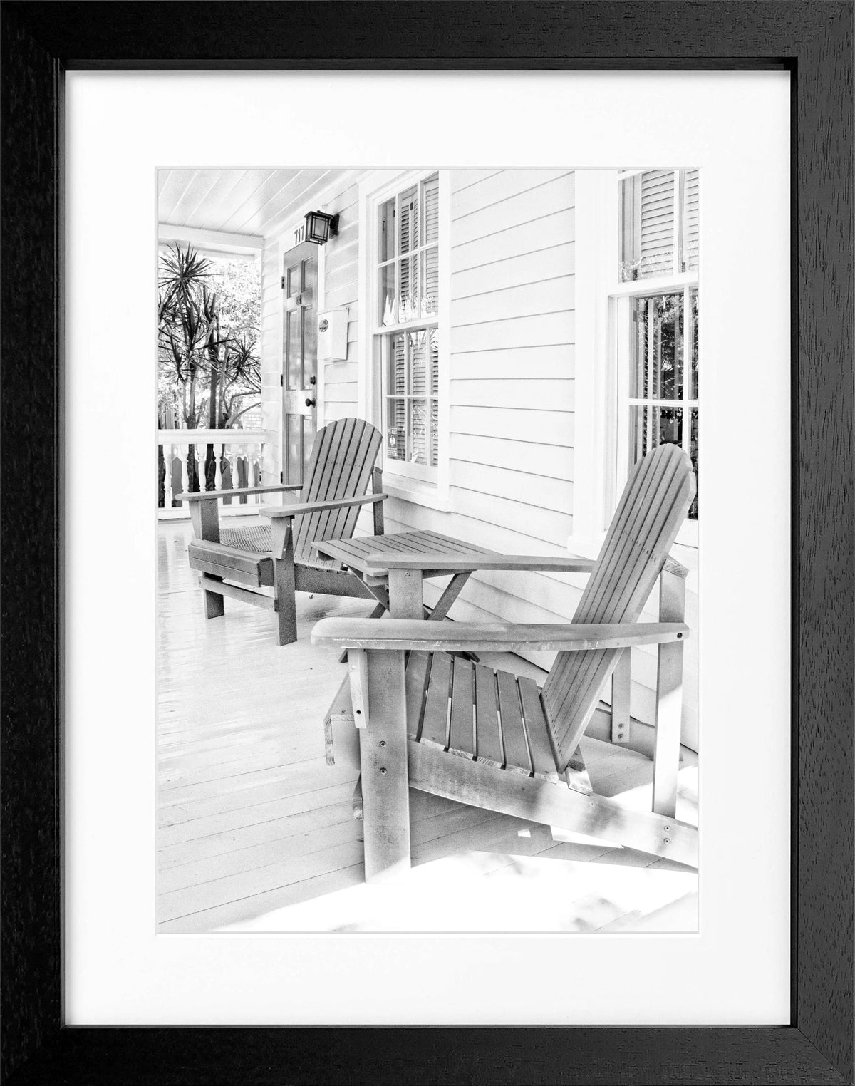 Schwarz-weiß Poster mit Rahmen, Florida Key West ’Deckchair’ Motiv, von Cosman-Photocollection, 25x31 cm