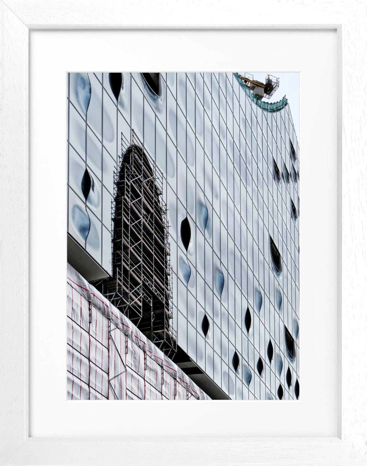 Schwarz-weiß Poster mit Rahmen von Hamburg Elphi, 25x31cm, von Cosman-Photocollection, dekoratives Wandbild