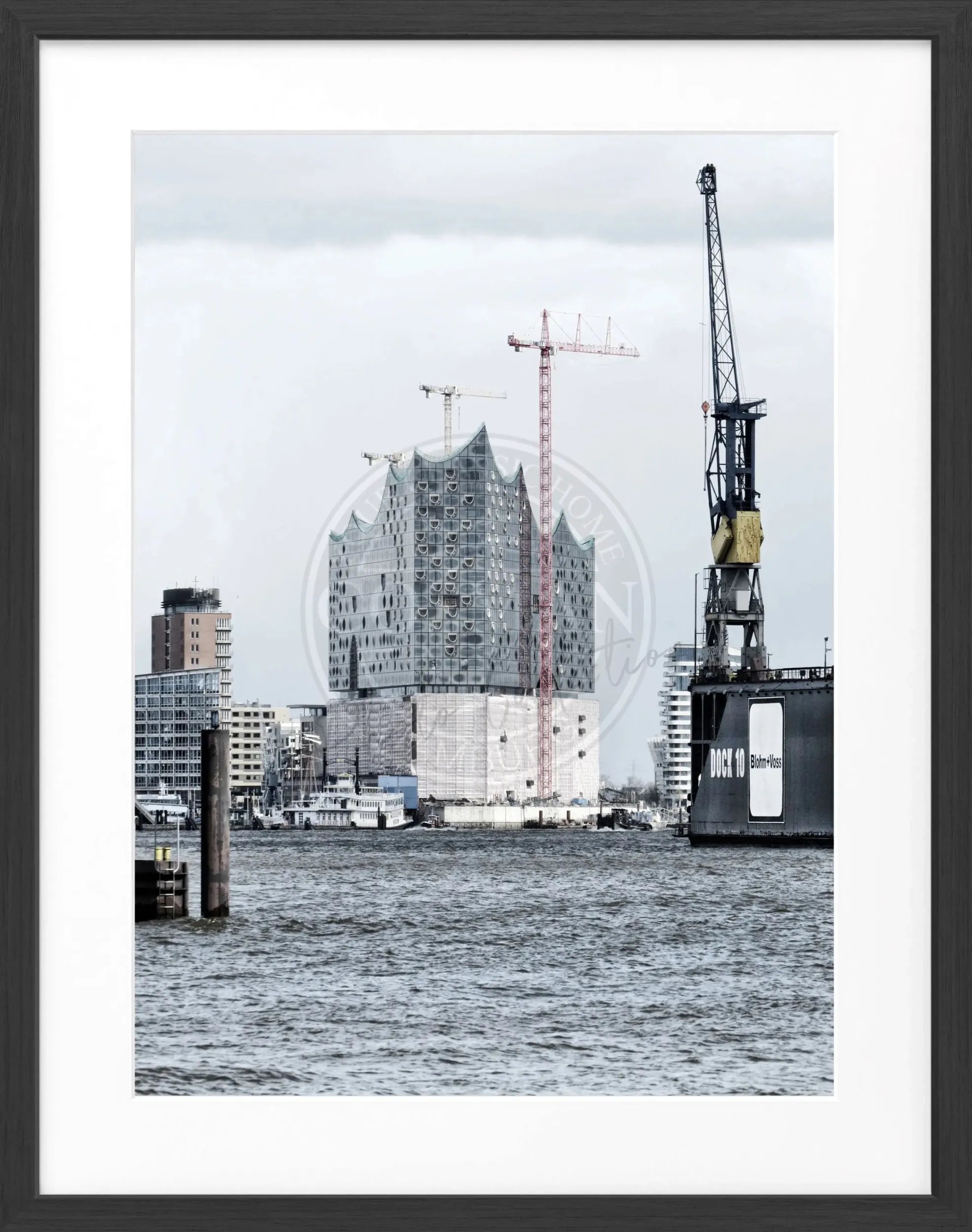 Poster mit Rahmen Hamburg Hafen ’Elphi’ HH05G by Cosman-Photocollection