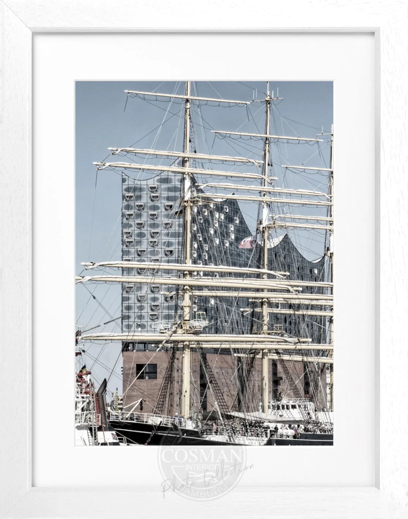 Schwarz-weiß Poster mit Rahmen, Hamburg Hafen Elphi Motiv, 25x31 cm, von Cosman-Photocollection, maritime Stadtansicht