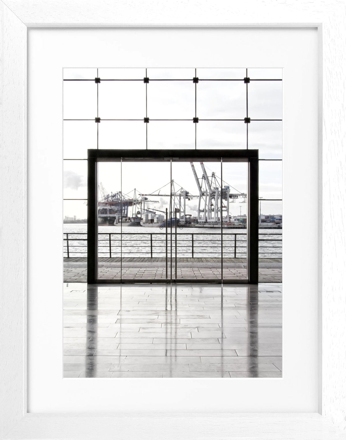 Schwarz-weiß Poster mit Rahmen, Hamburg Hafen Motiv, 25x31 cm, von Cosman-Photocollection, Wanddekoration für Hamburg-Liebhaber