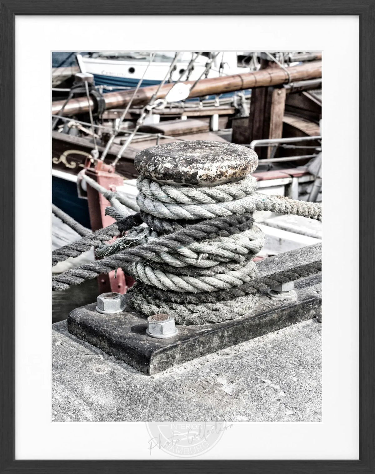 Schwarz-weiß Poster mit Rahmen, Hamburg Hafen Poller, Cosman-Photocollection, 25x31cm, maritimes Motiv