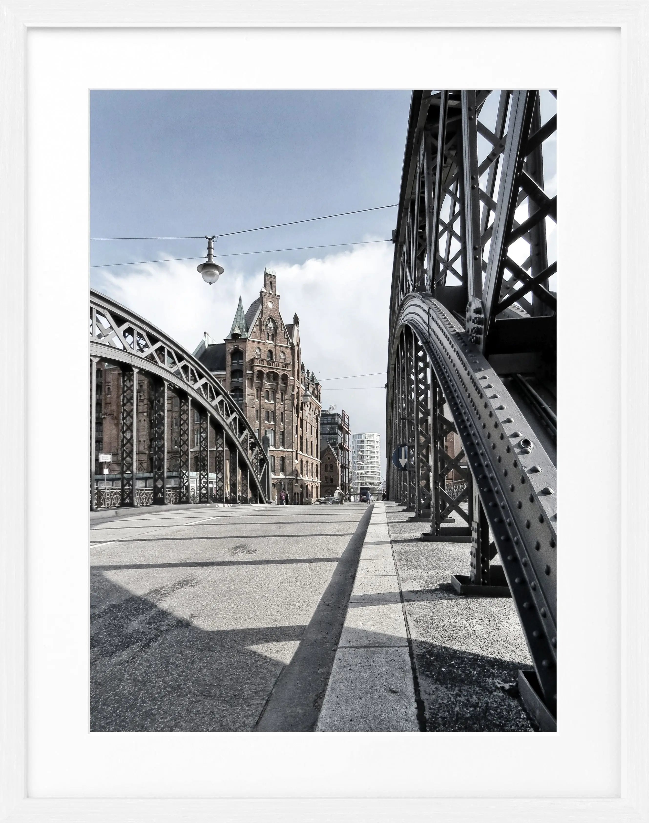 Schwarz-weiß Poster mit Rahmen von Cosman-Photocollection, Hamburg Speicherstadt, Motiv 25x31 cm, urbanes Stadtbild, Fotokunst