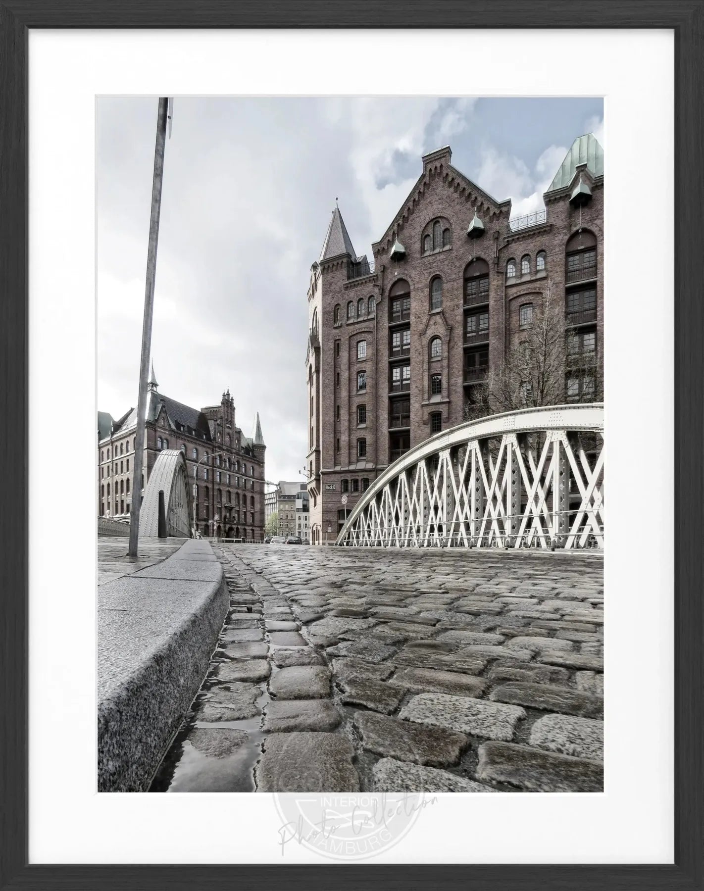 Schwarz-weiß Poster mit Rahmen von Cosman-Photocollection, Hamburg Speicherstadt, Motiv 25x31 cm, dekoratives Wandbild