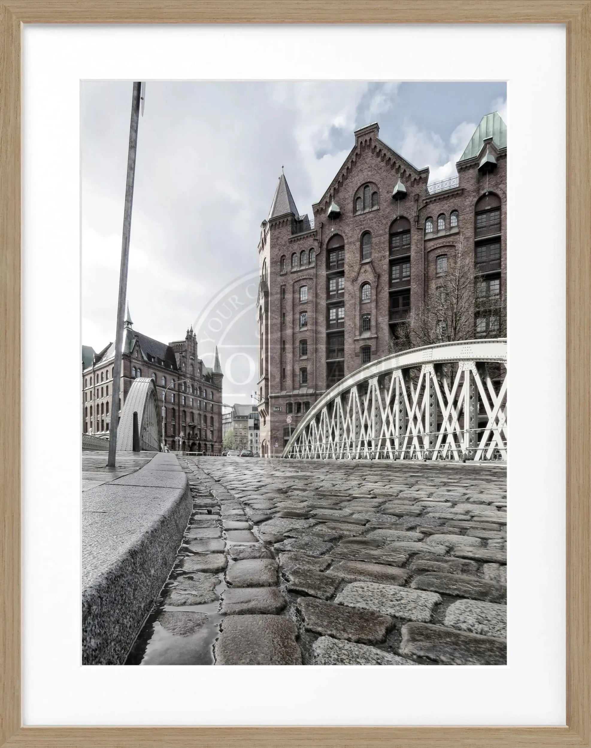 Schwarz-weiß Poster mit Rahmen, Hamburg Speicherstadt, von Cosman-Photocollection, 25x31cm, dekoratives Wandbild