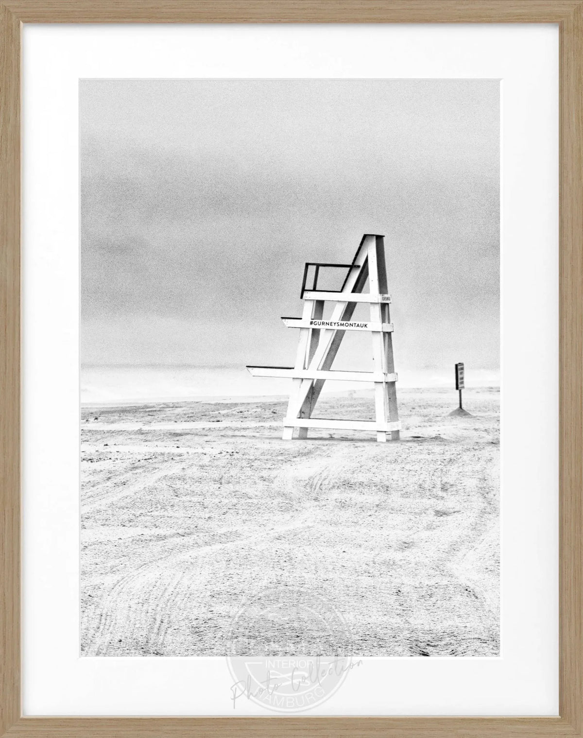 Schwarz-weiß Poster mit Rahmen von Cosman-Photocollection, Hamptons Long Island Beach Motiv, 25x31 cm, Wanddekoration