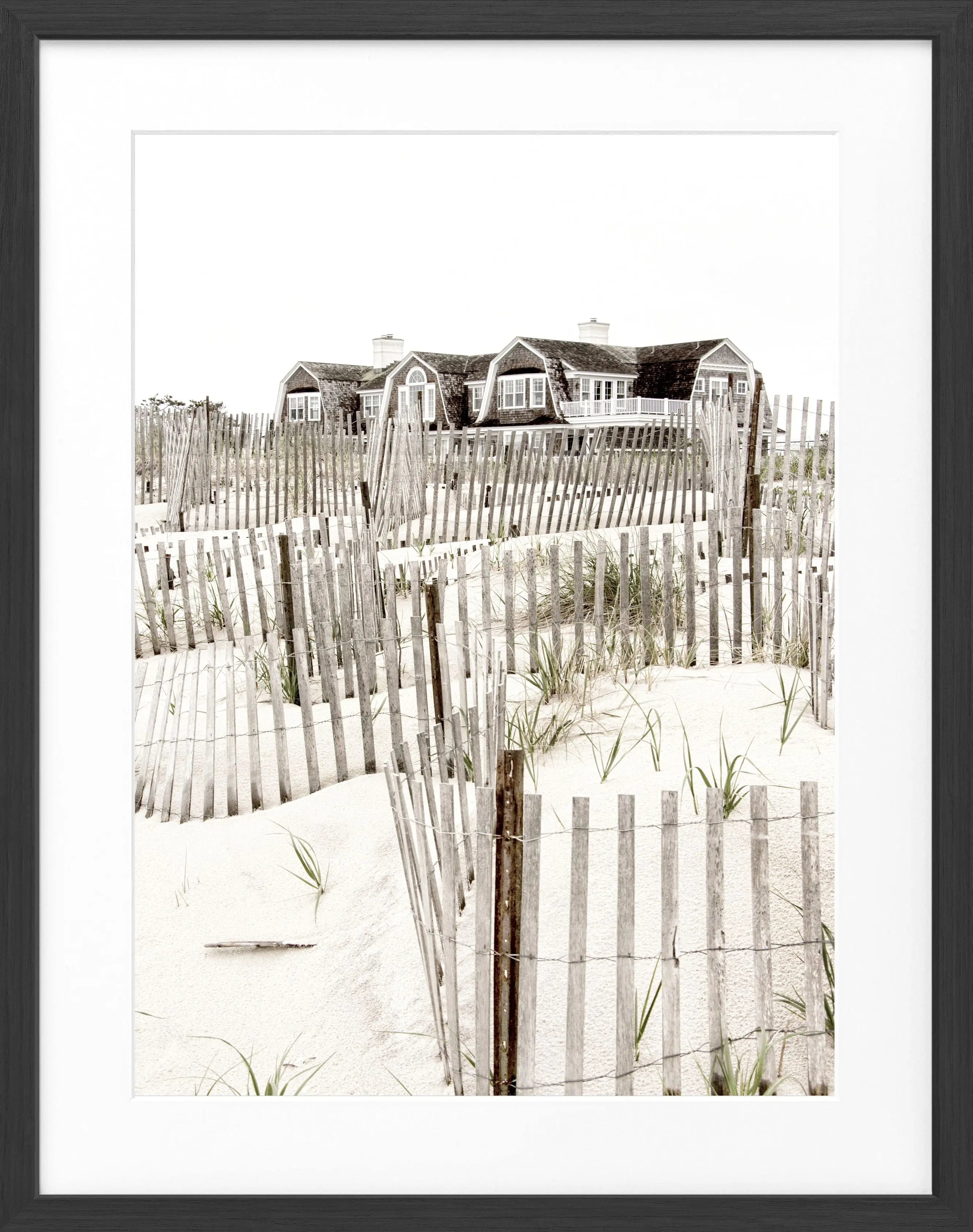 Schwarz-weiß Poster mit Rahmen, Hamptons Long Island „Beach House“, von Cosman-Photocollection, 25x31 cm, elegantes Wandbild
