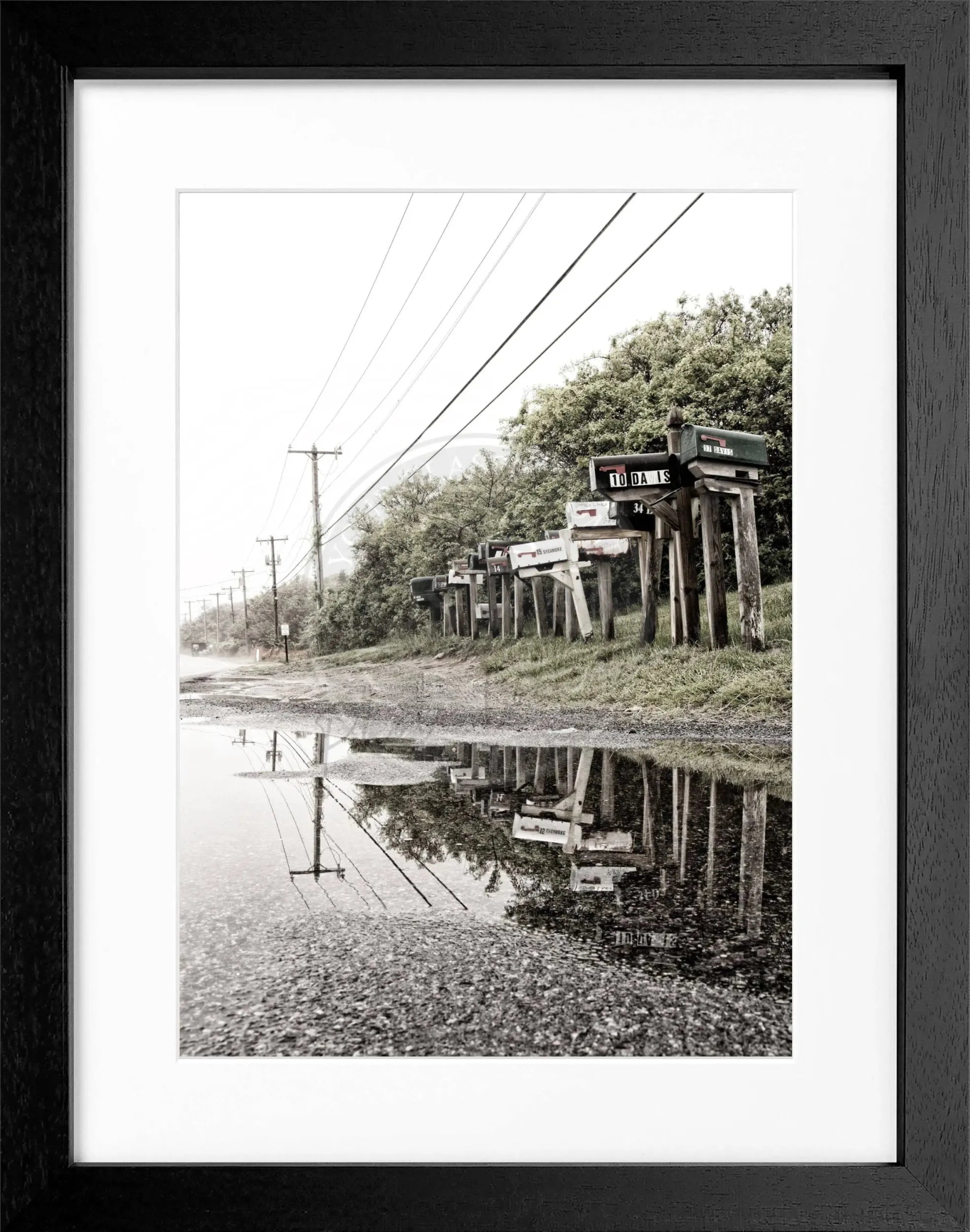 Schwarz-weiß Poster mit Rahmen, Hamptons Long Island Mailbox, von Cosman-Photocollection, 25x31 cm, dekoratives Wandbild