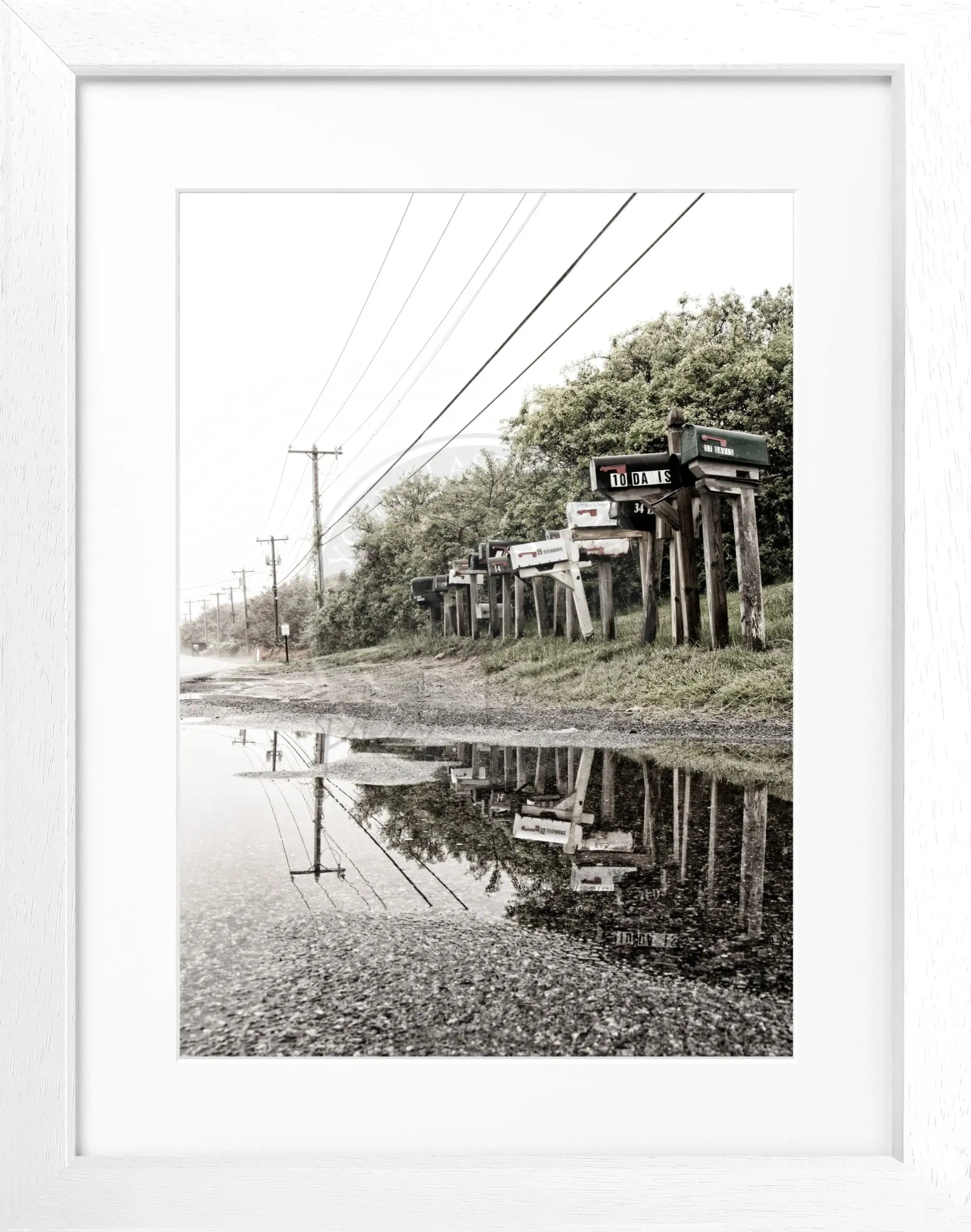 Schwarz-weiß Poster mit Rahmen, Hamptons Long Island Mailbox, Cosman-Photocollection, 25x31cm, dekorativer Wanddruck