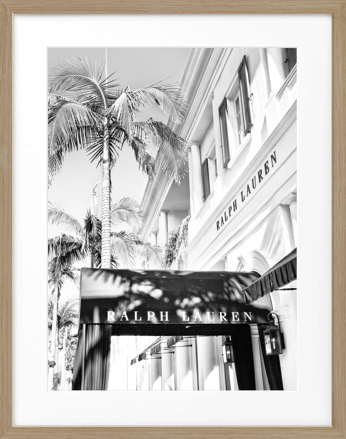 Schwarz-weiß Poster mit Rahmen von Beverly Hills, Kalifornien, Ralph Lauren Motiv, von Cosman-Photocollection, 25x31 cm