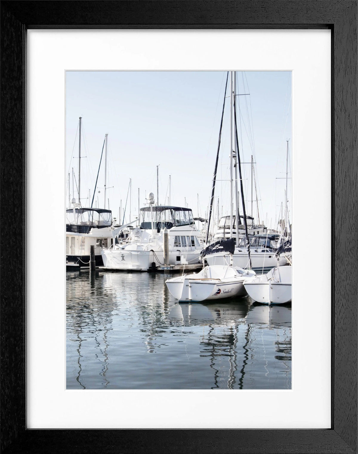 Schwarz-weiß Poster mit Rahmen, Kalifornien 'Boat' Motiv, von Cosman-Photocollection, 25x31 cm, Wanddekoration
