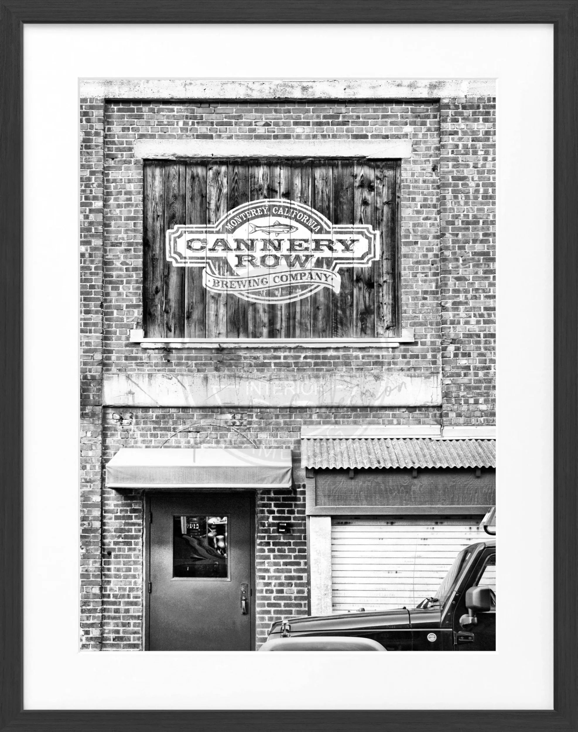 Schwarz-weiß Poster mit Rahmen, Kalifornien ’Cannery Row’ Monterey, von Cosman-Photocollection, 25x31 cm