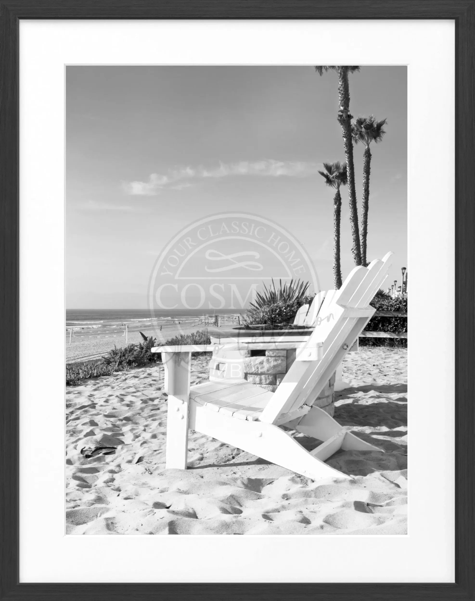 Schwarz-weißes Poster mit Rahmen, Kalifornien-Deckchair-Motiv, von Cosman-Photocollection, in 25x31 cm Größe.