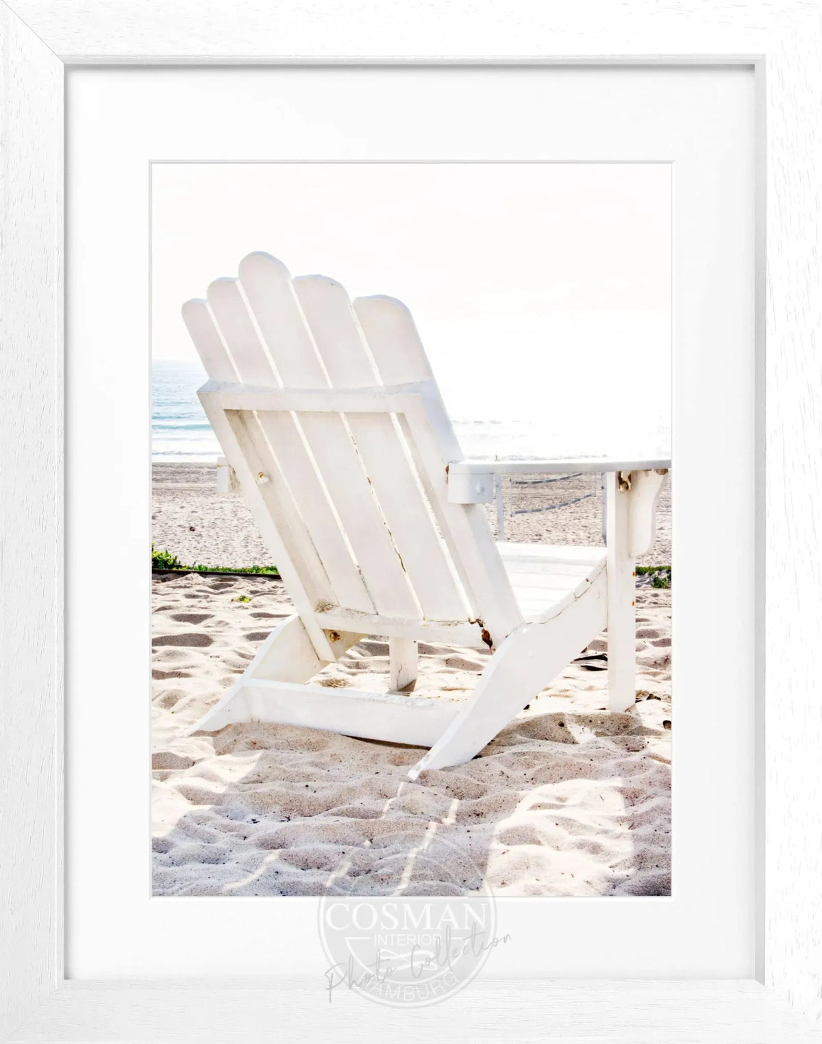 Schwarz-weiß Poster mit Rahmen von Kalifornien und Deckchair, von Cosman-Photocollection, 25x31 cm, Wanddekoration