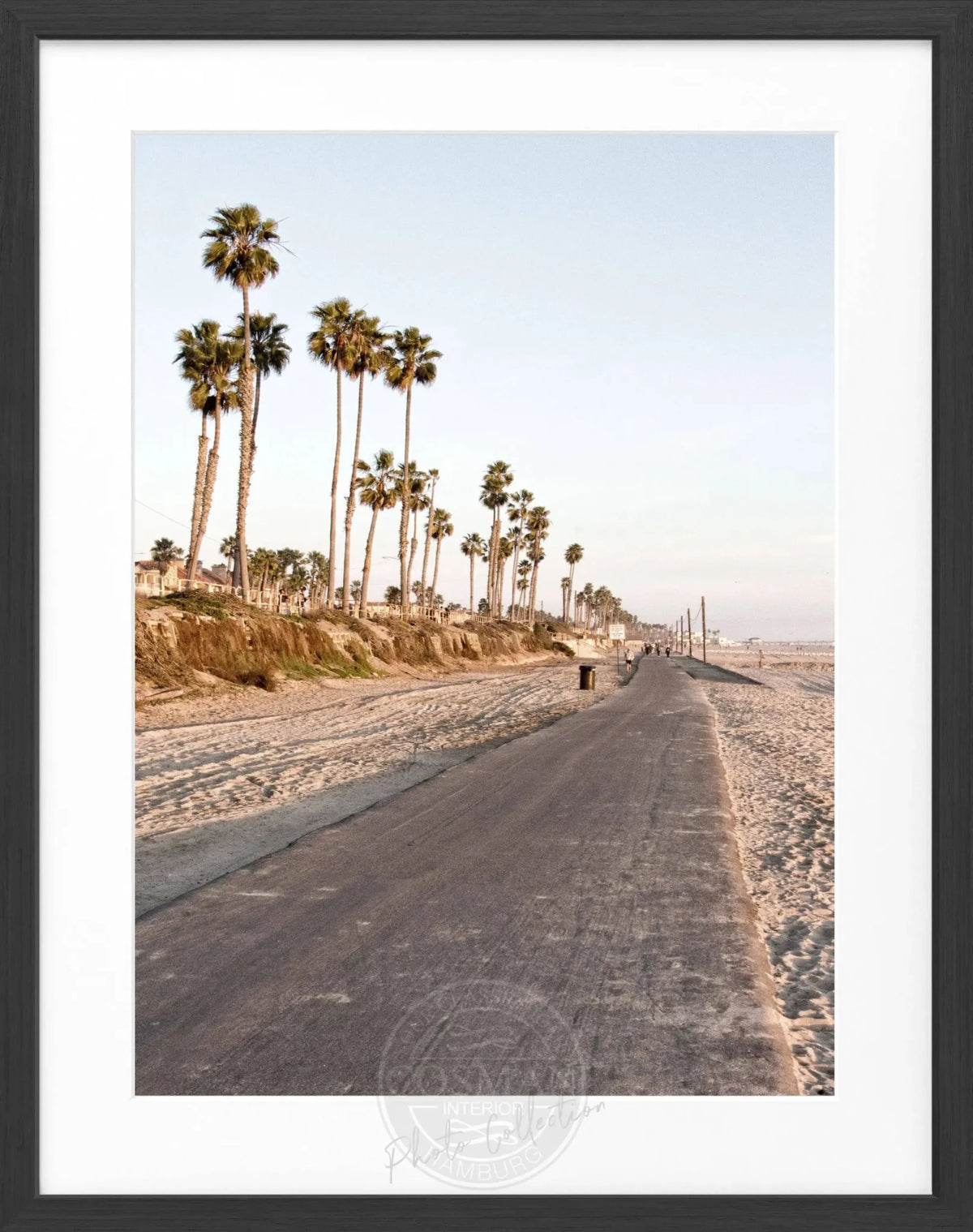 Schwarz-weiß Poster mit Rahmen von Cosman-Photocollection, Kalifornien Huntington Beach, 25x31 cm, kunstvolle Strandaufnahme