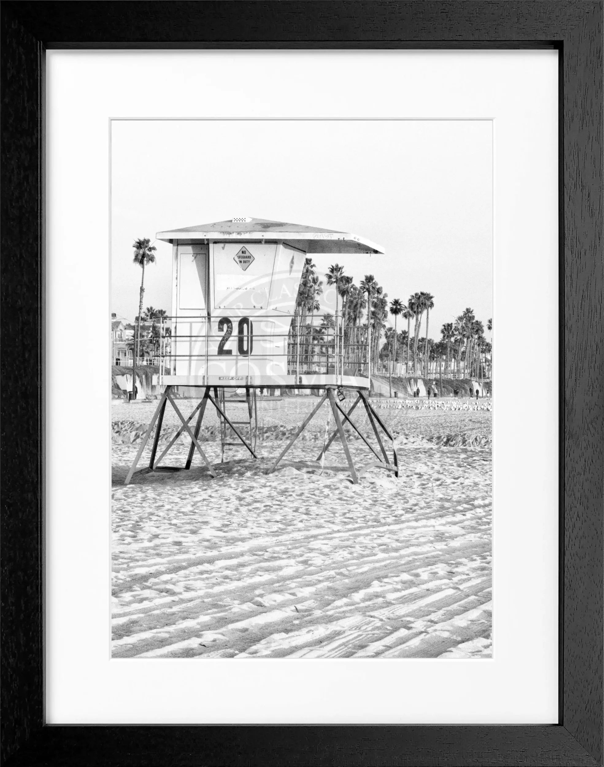 Schwarz-weiß Poster mit Rahmen, Kalifornien Huntington Beach Lifeguard, von Cosman-Photocollection, 25x31cm, Wanddekoration