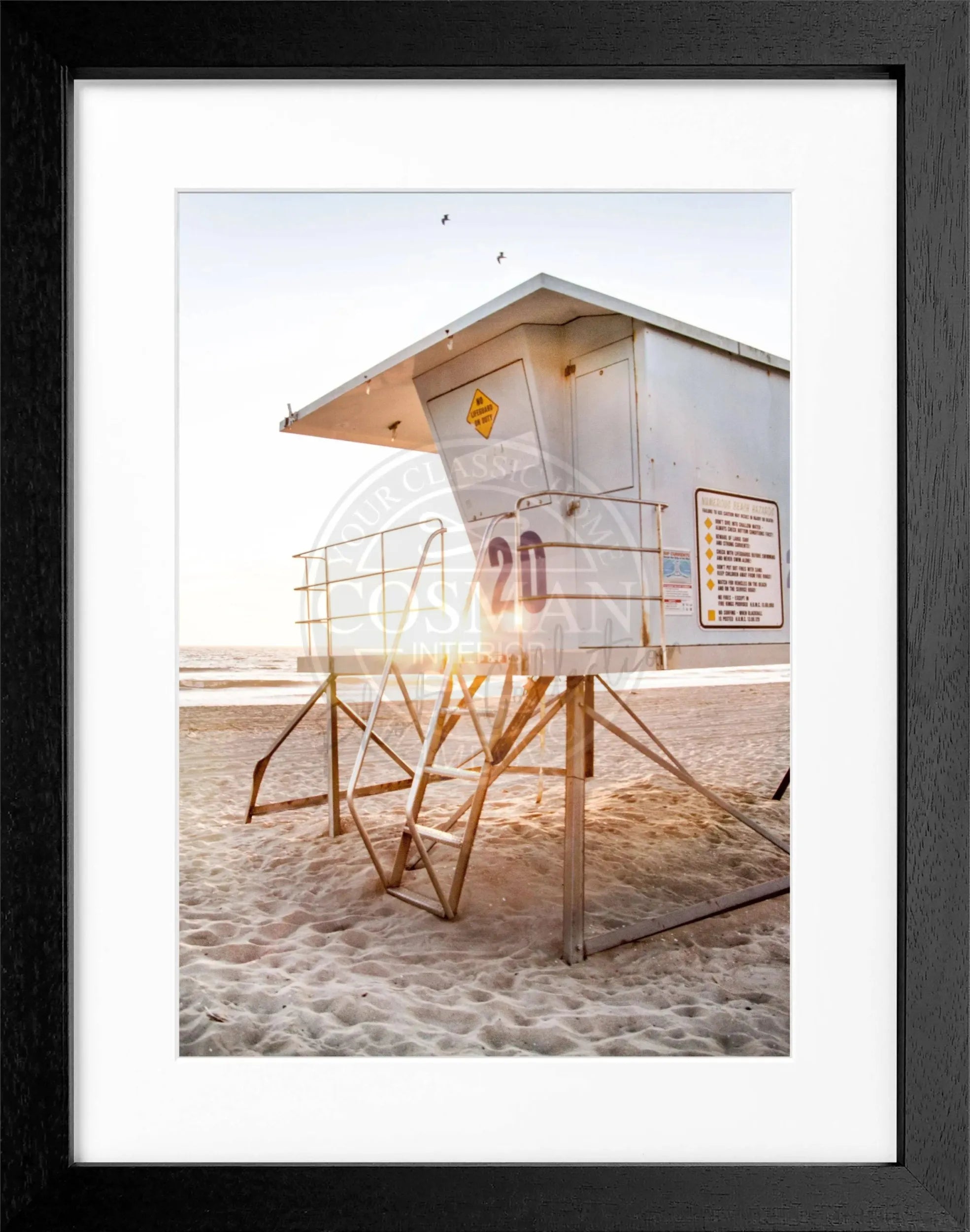 Schwarz-weiß Poster mit Rahmen von Cosman-Photocollection, Kalifornien Huntington Beach Lifeguard, Motiv, 25x31 cm