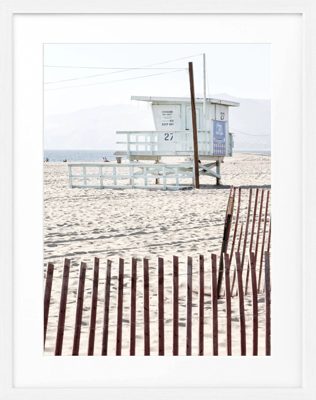 Schwarz-weiß Poster mit Rahmen von Cosman-Photocollection, Kalifornien Lifeguard Motiv, 25x31cm, Wanddekoration