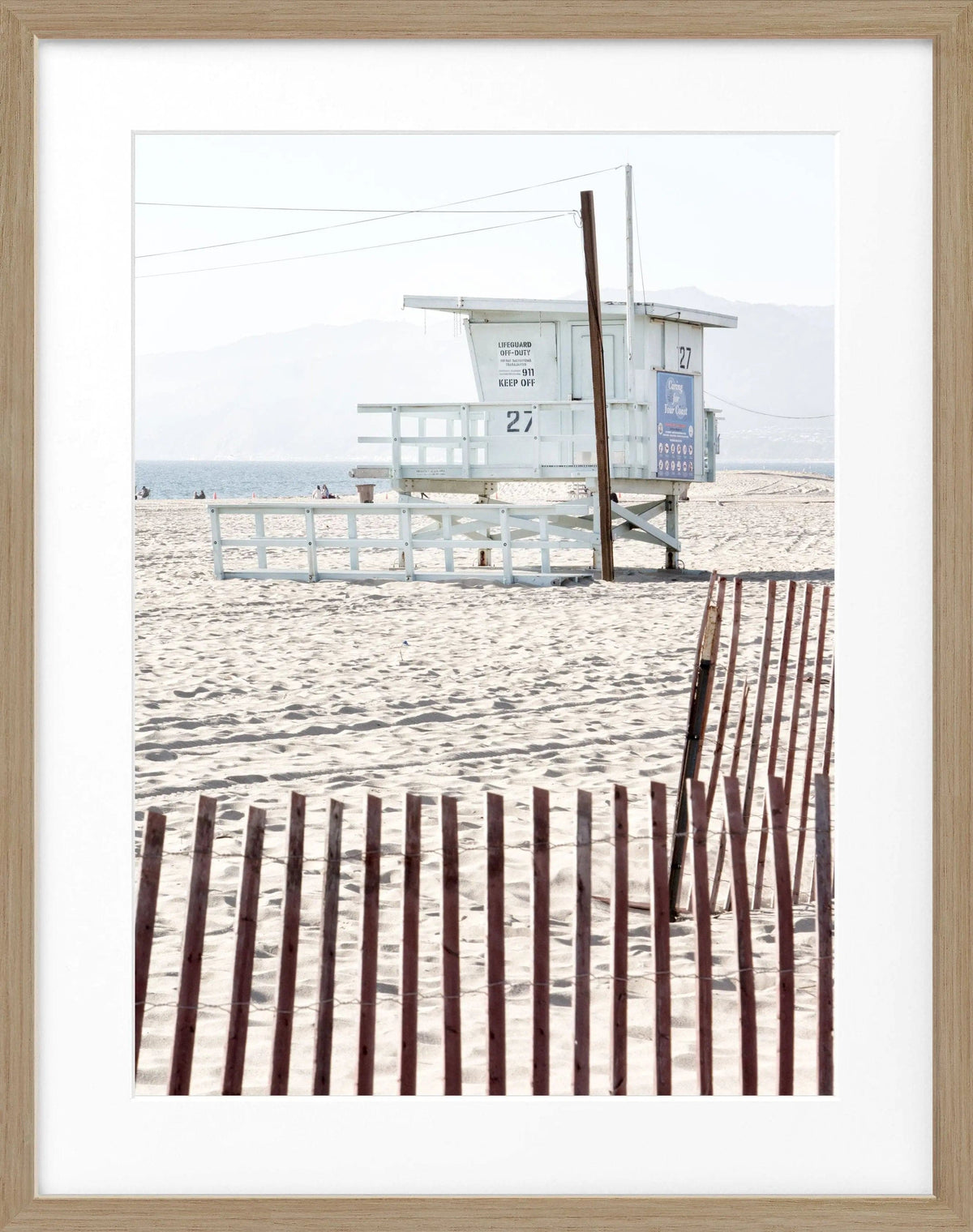 Schwarz-weiß Poster mit Rahmen, Kalifornien Lifeguard-Motiv, von Cosman-Photocollection, 25x31 cm, Wanddekoration