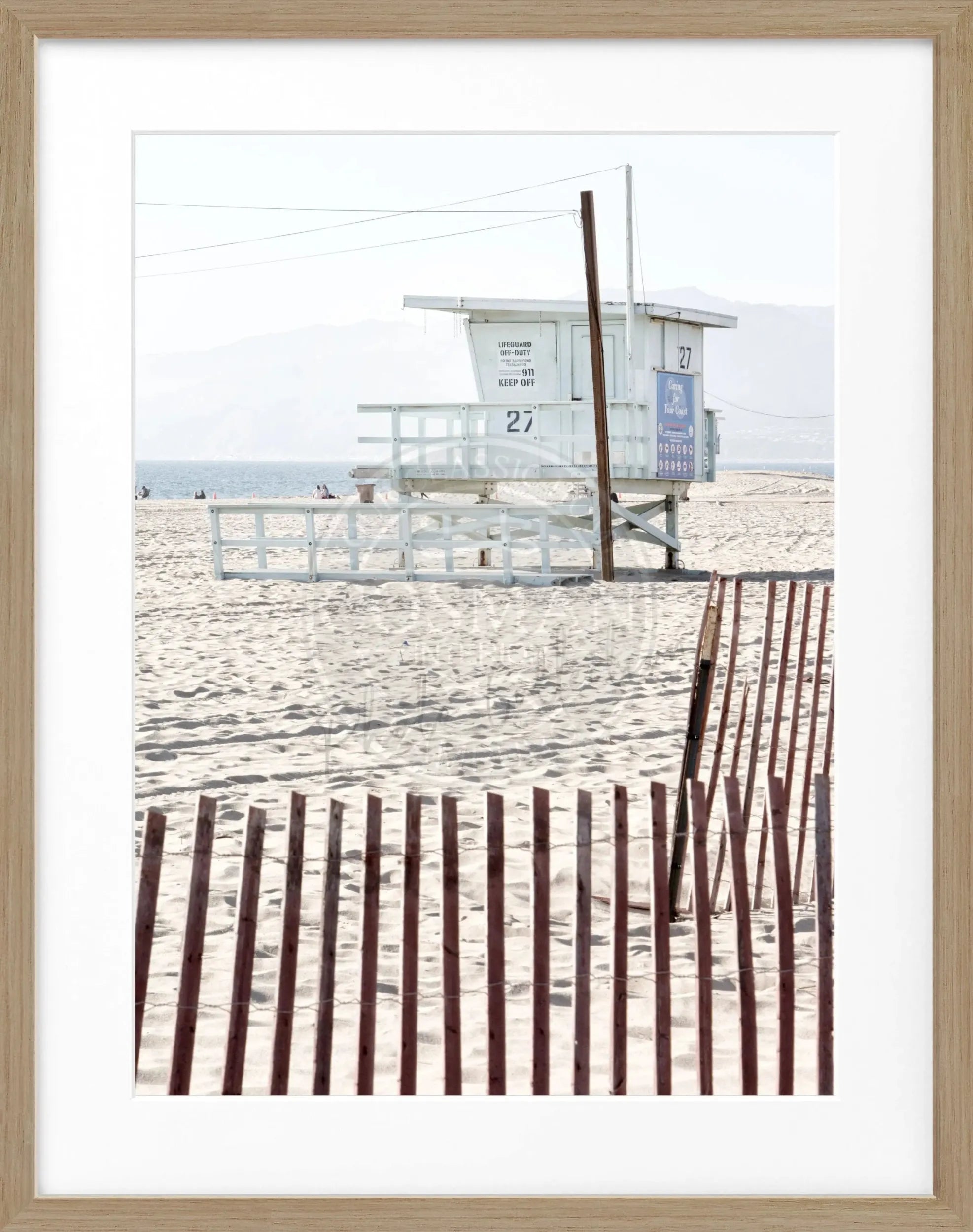 Schwarz-weiß Poster mit Rahmen, Kalifornien Lifeguard-Motiv, von Cosman-Photocollection, 25x31 cm, Wanddekoration