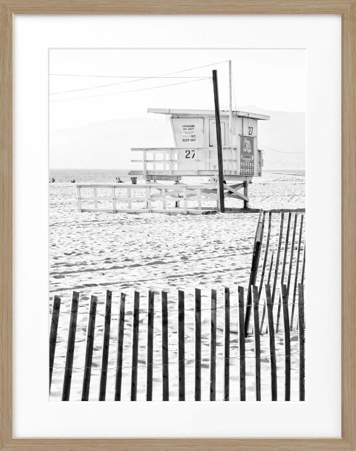 Schwarz-weiß Poster mit Rahmen, Kalifornien Lifeguard Motiv, 25x31 cm, von Cosman-Photocollection