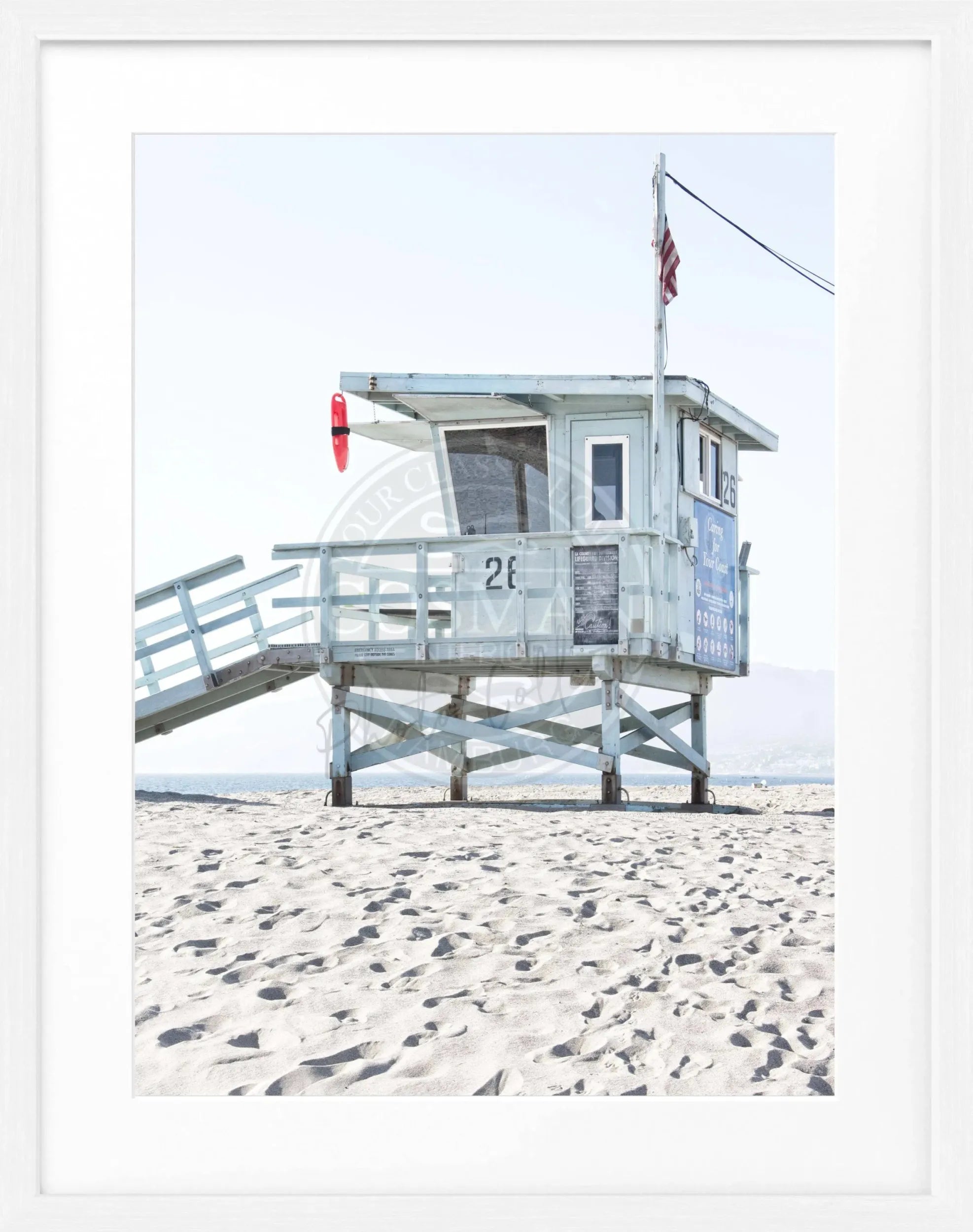 Schwarz-weiß Poster mit Rahmen von Cosman-Photocollection, Kalifornien Lifeguard Motiv, 25x31 cm, Wanddekoration