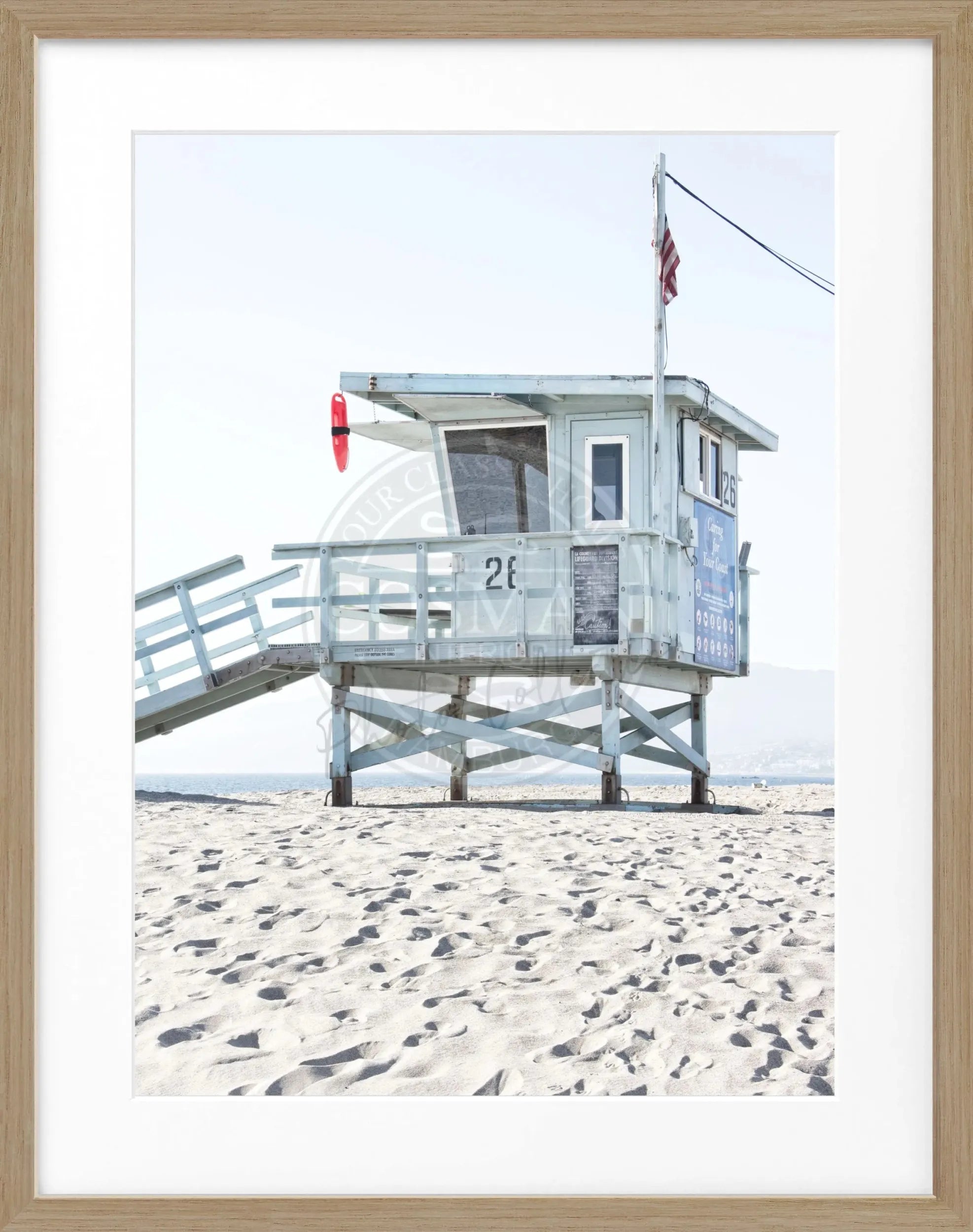 Schwarz-weiß Poster mit Rahmen, Kalifornien Lifeguard Motiv, von Cosman-Photocollection, 25x31 cm, Wanddekoration