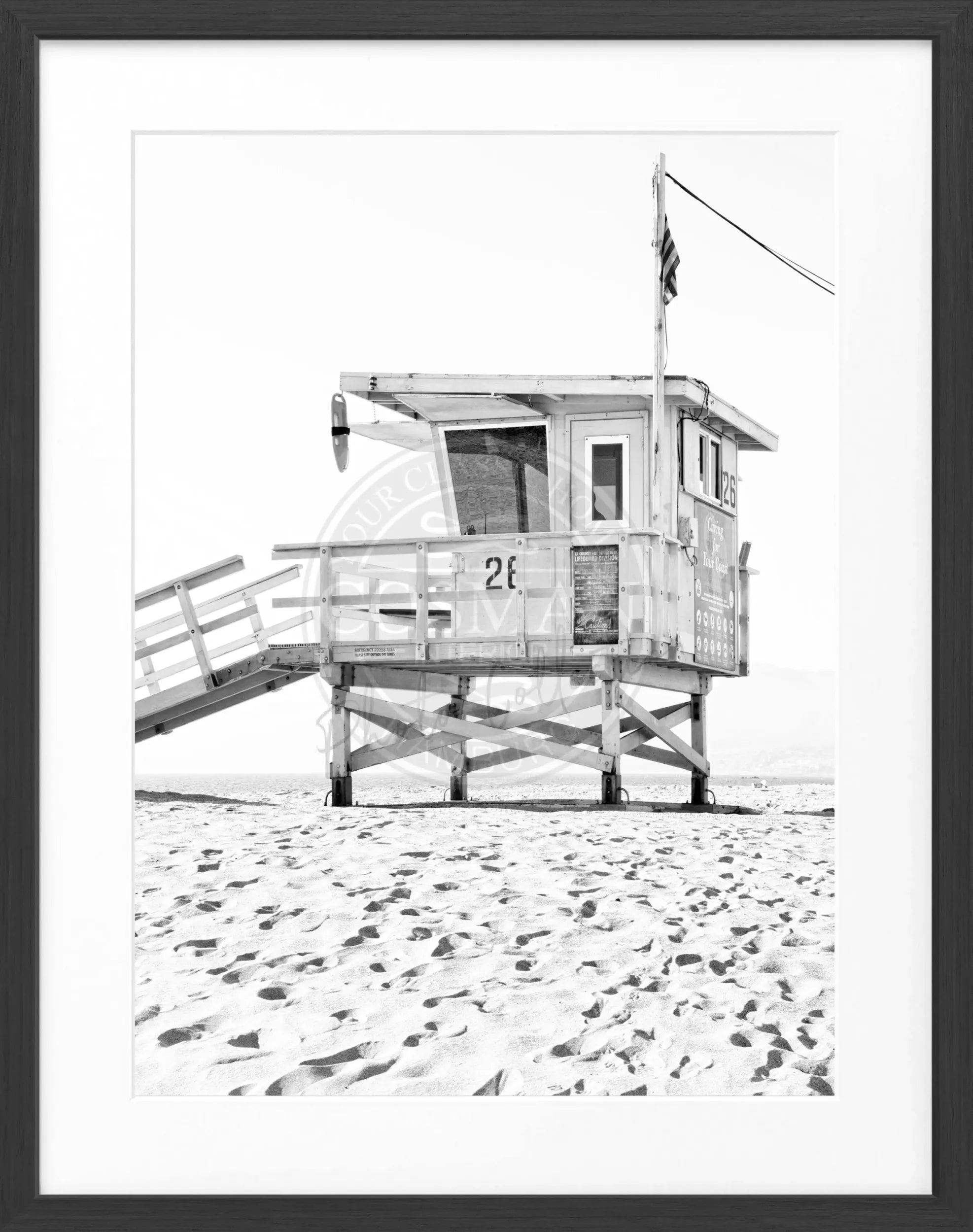 Schwarz-weiß Poster mit Rahmen, Kalifornien Lifeguard Motiv, von Cosman-Photocollection, 25x31cm, Wanddekoration