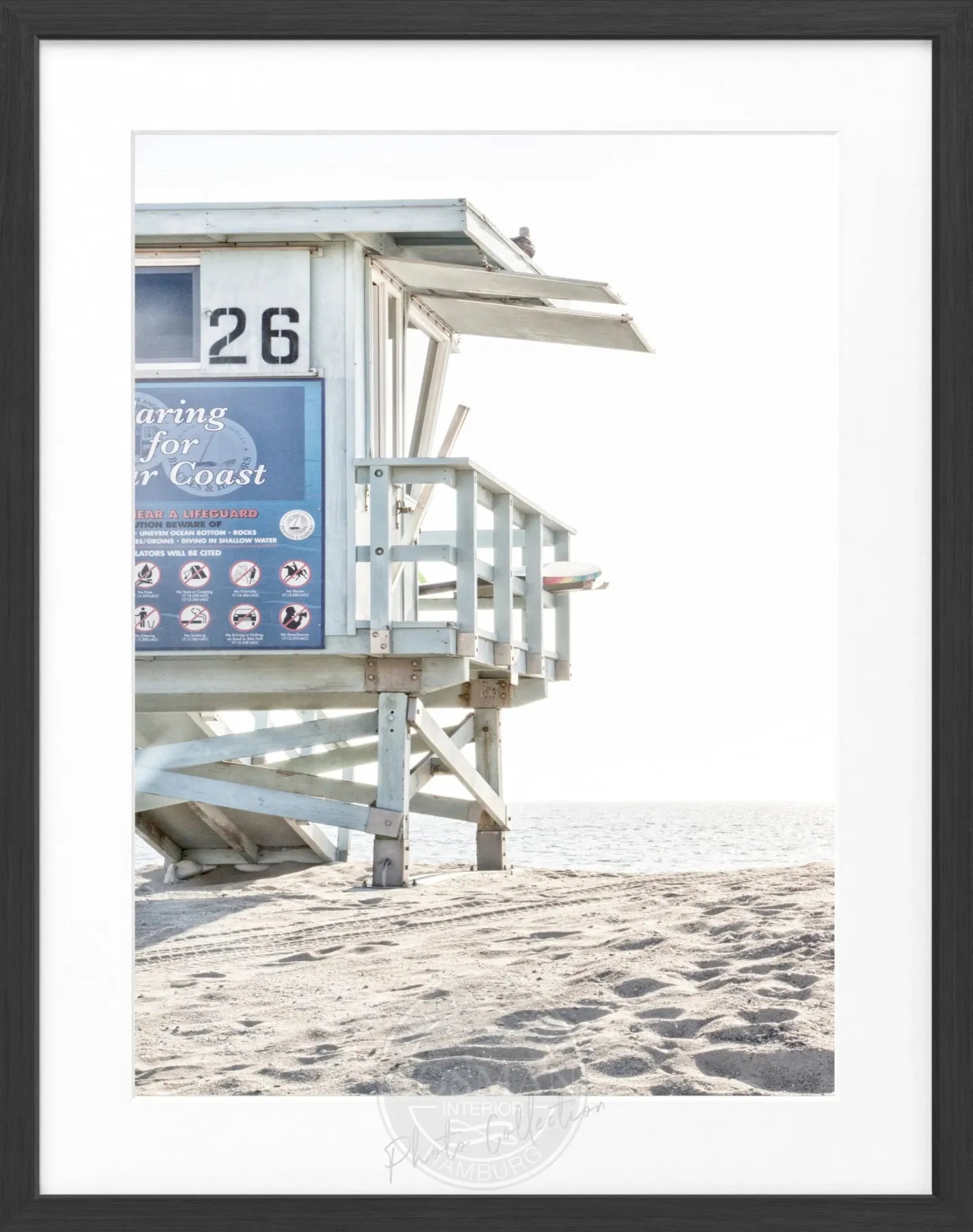 Schwarz-weiß Poster mit Rahmen von Cosman-Photocollection, Kalifornien Lifeguard-Motiv, 25x31 cm, Wandbild, Fotokunst
