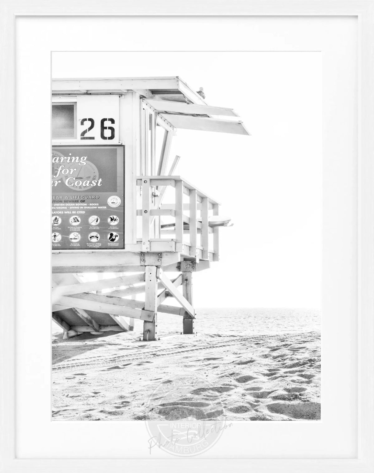 Schwarz-weiß Poster mit Rahmen, Kalifornien Lifeguard Motiv, von Cosman-Photocollection, 25x31 cm, Wanddeko