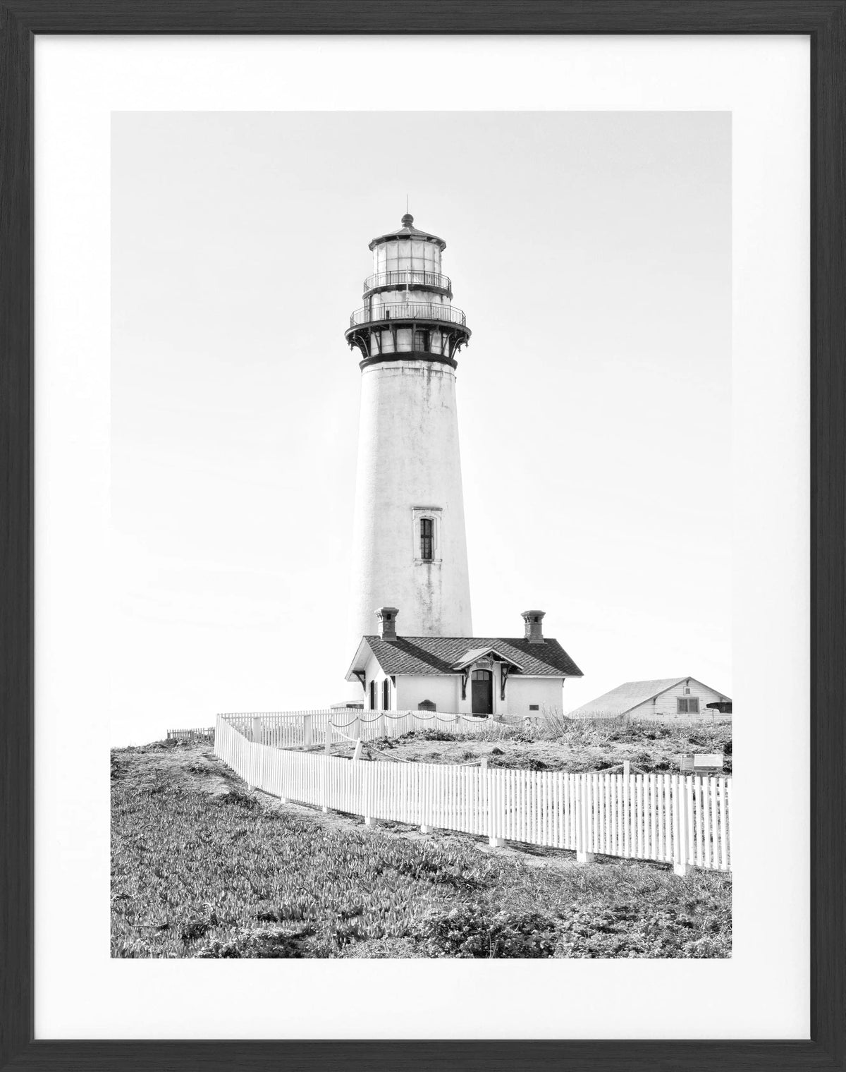 Schwarz-weiß Poster mit Rahmen von Cosman-Photocollection, Kalifornien Leuchtturm Pigeon Point, 25x31 cm, maritime Landschaft