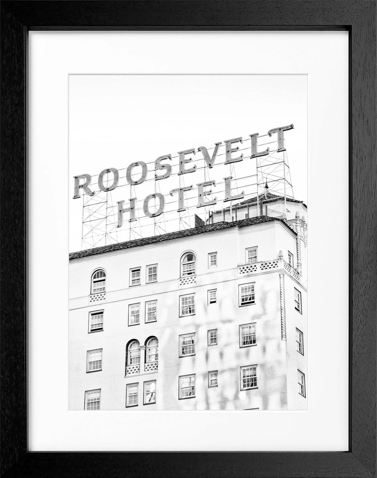 Schwarz-weiß Poster mit Rahmen, Kalifornien Los Angeles Roosevelt Hotel, von Cosman-Photocollection, 25x31 cm.