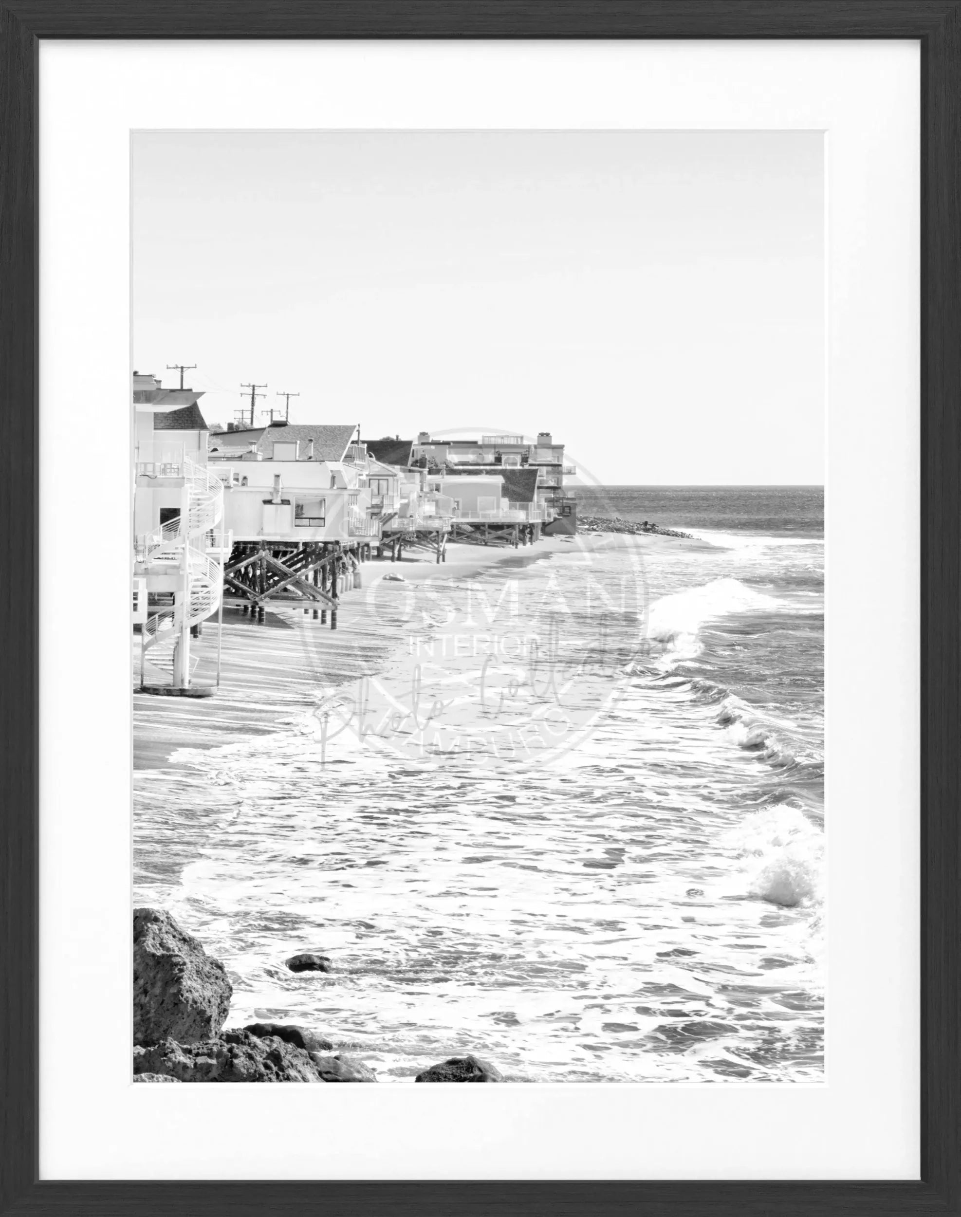 Schwarz-weiß Poster mit Rahmen von Cosman-Photocollection, Kalifornien Malibu ’Beach House’, 25x31 cm, dekoratives Wandbild