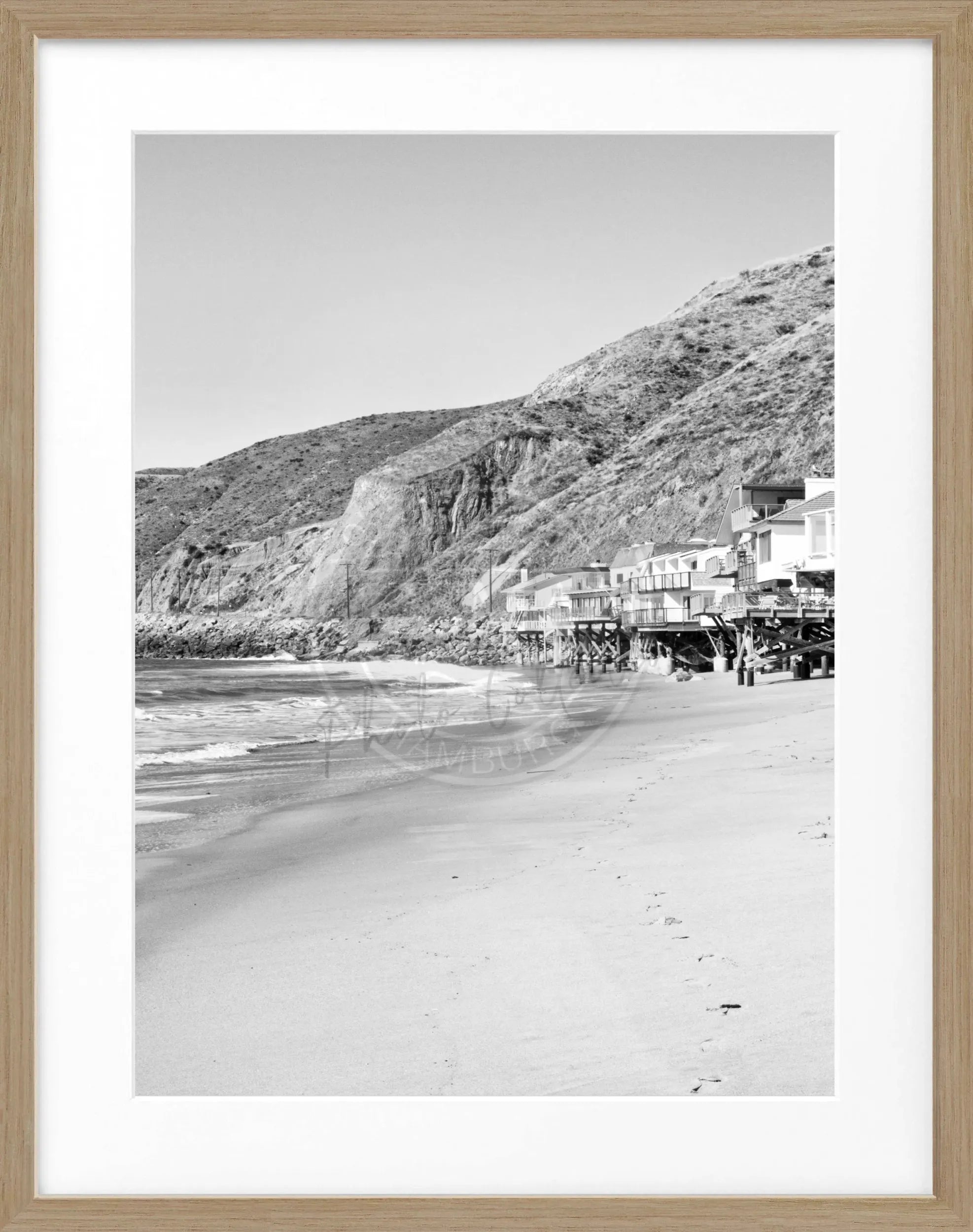 Schwarz-weiß Poster mit Rahmen, Kalifornien Malibu ’Beach House’, von Cosman-Photocollection, 25x31 cm, Wanddekoration