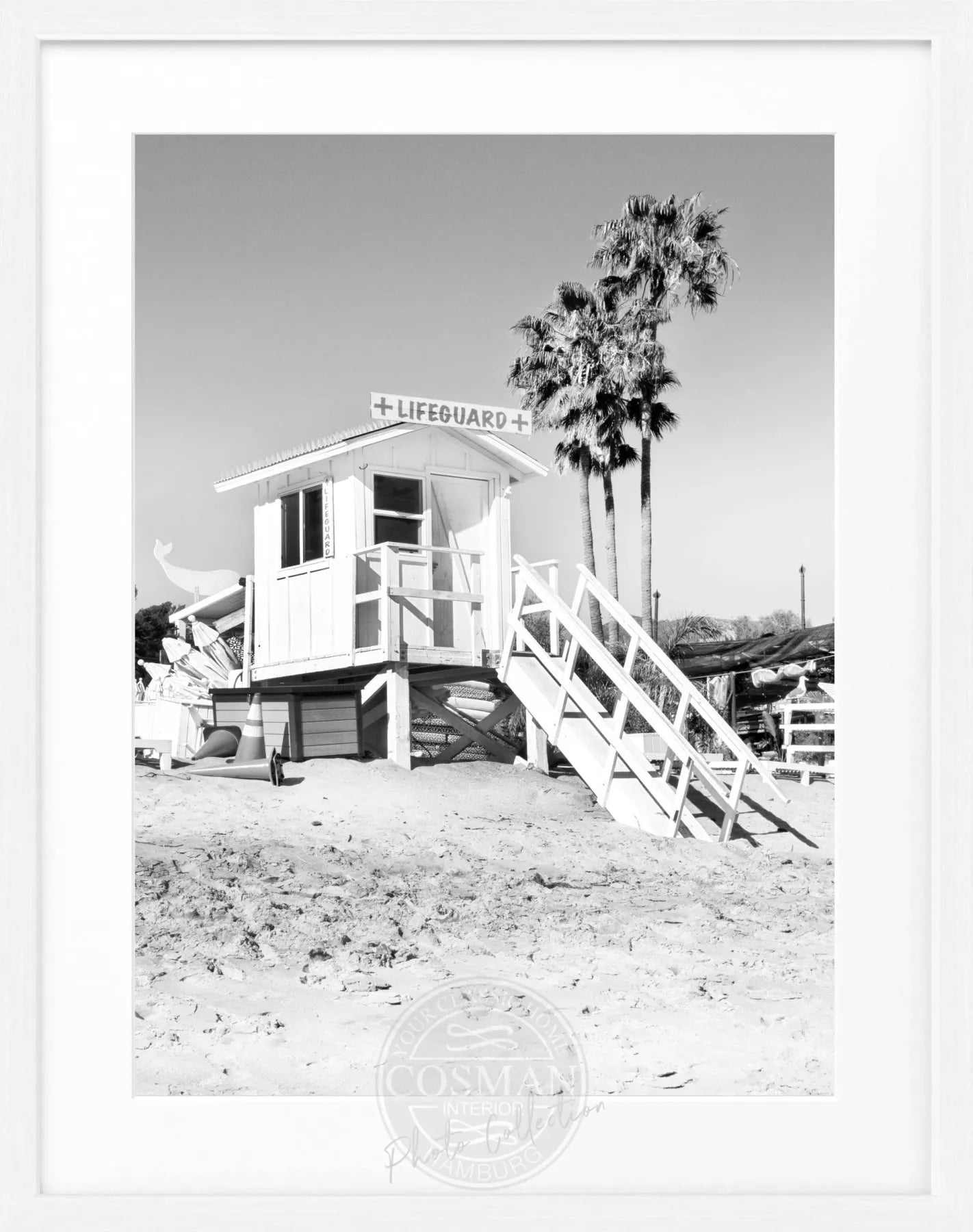 Schwarz-weiß Poster mit Rahmen, Kalifornien Malibu Beach Lifeguard Motiv, von Cosman-Photocollection, ca. 25x31 cm