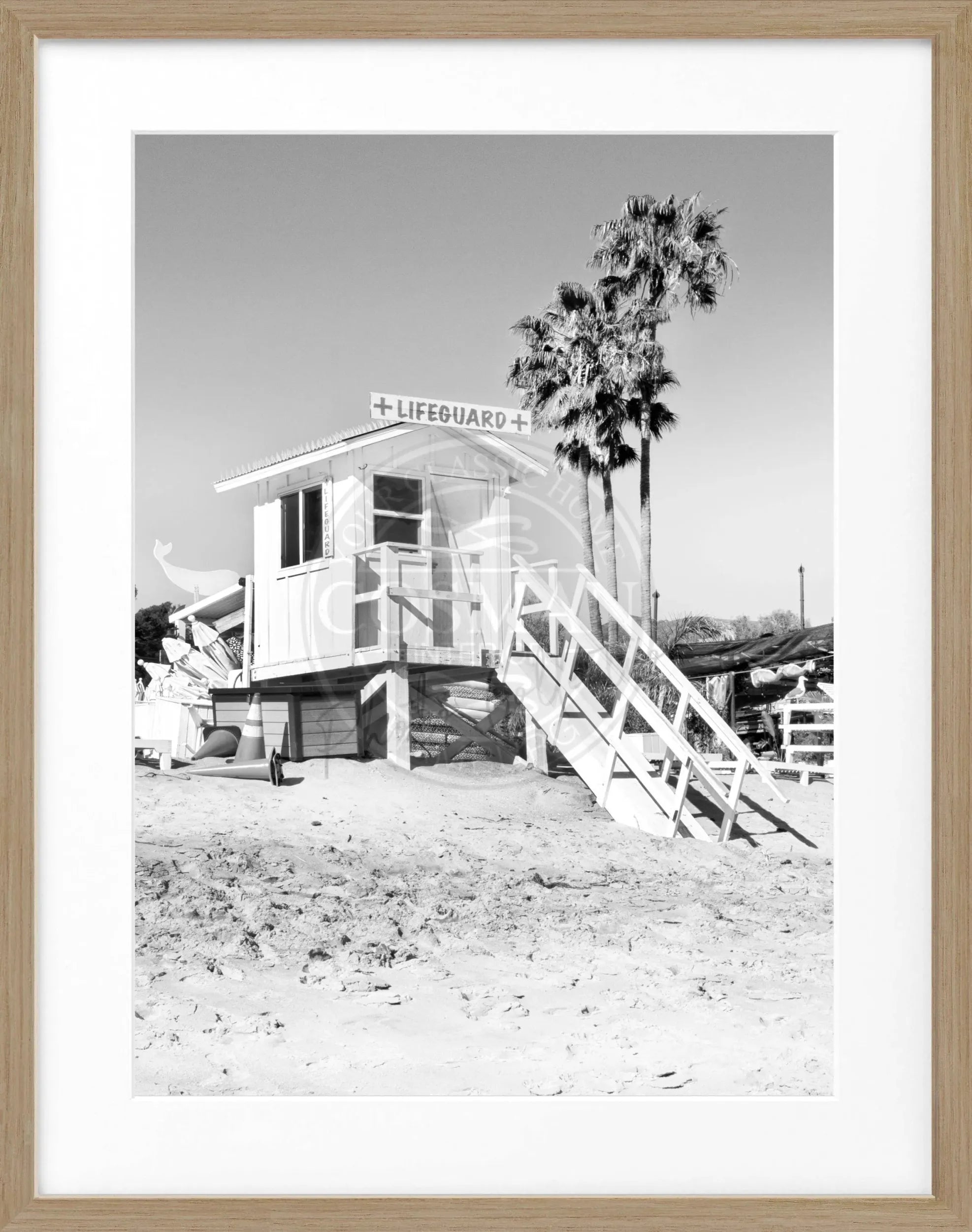 Schwarz-weiß Poster mit Rahmen, Kalifornien Malibu Beach Lifeguard Motiv, von Cosman-Photocollection, 25x31 cm