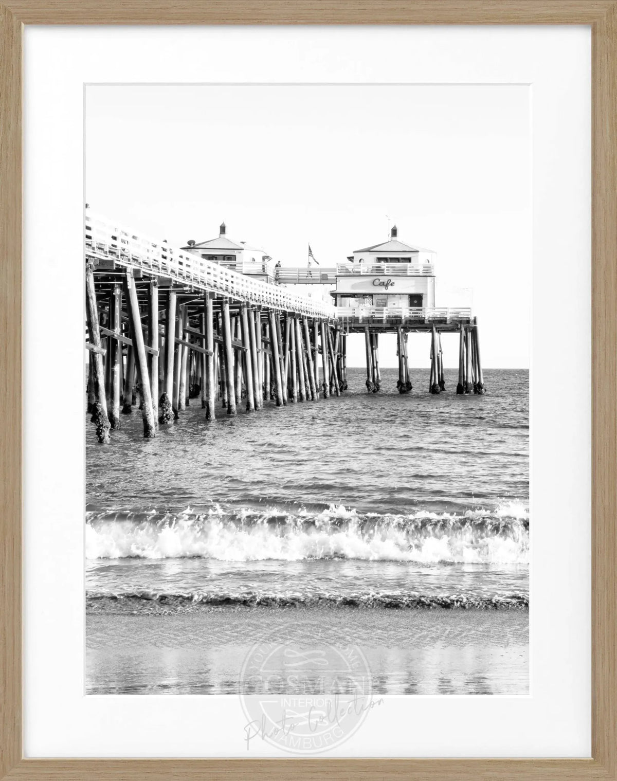 Schwarz-weiß Poster mit Rahmen, Kalifornien Malibu Beach Pier, von Cosman-Photocollection, 25x31 cm, Strandmotiv