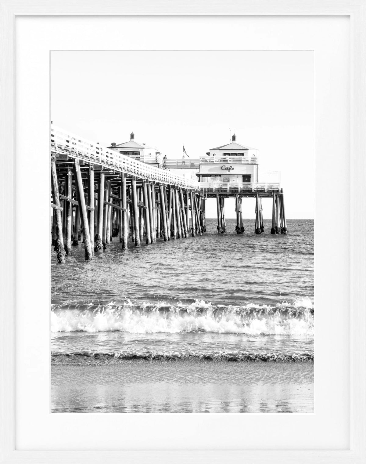Schwarz-weiß Poster mit Rahmen, Kalifornien Malibu Beach Pier, von Cosman-Photocollection, 25x31 cm, Strandmotiv.