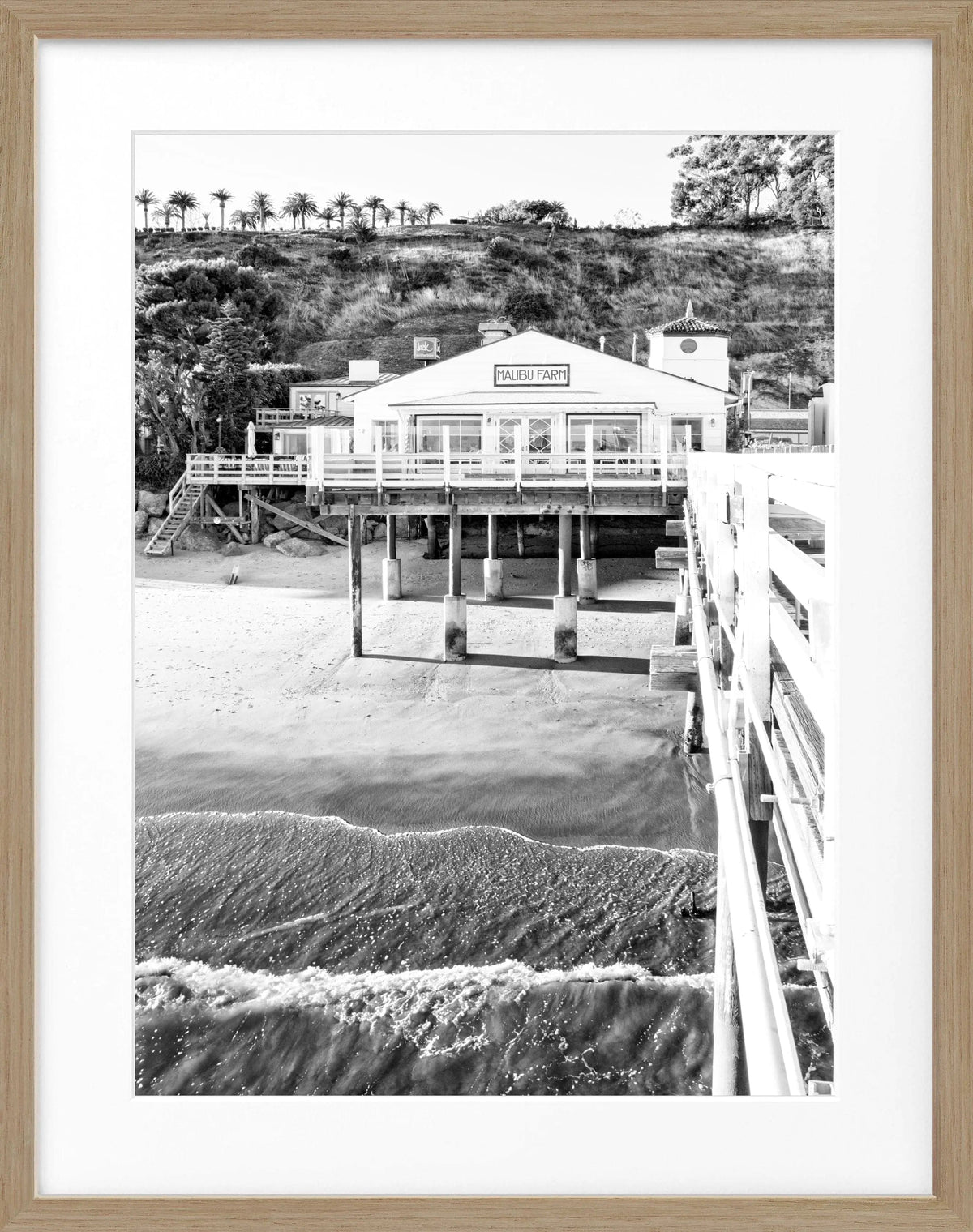Schwarz-weiß Poster mit Rahmen, Kalifornien Malibu Beach Pier, von Cosman-Photocollection, 25x31 cm, Wanddekoration