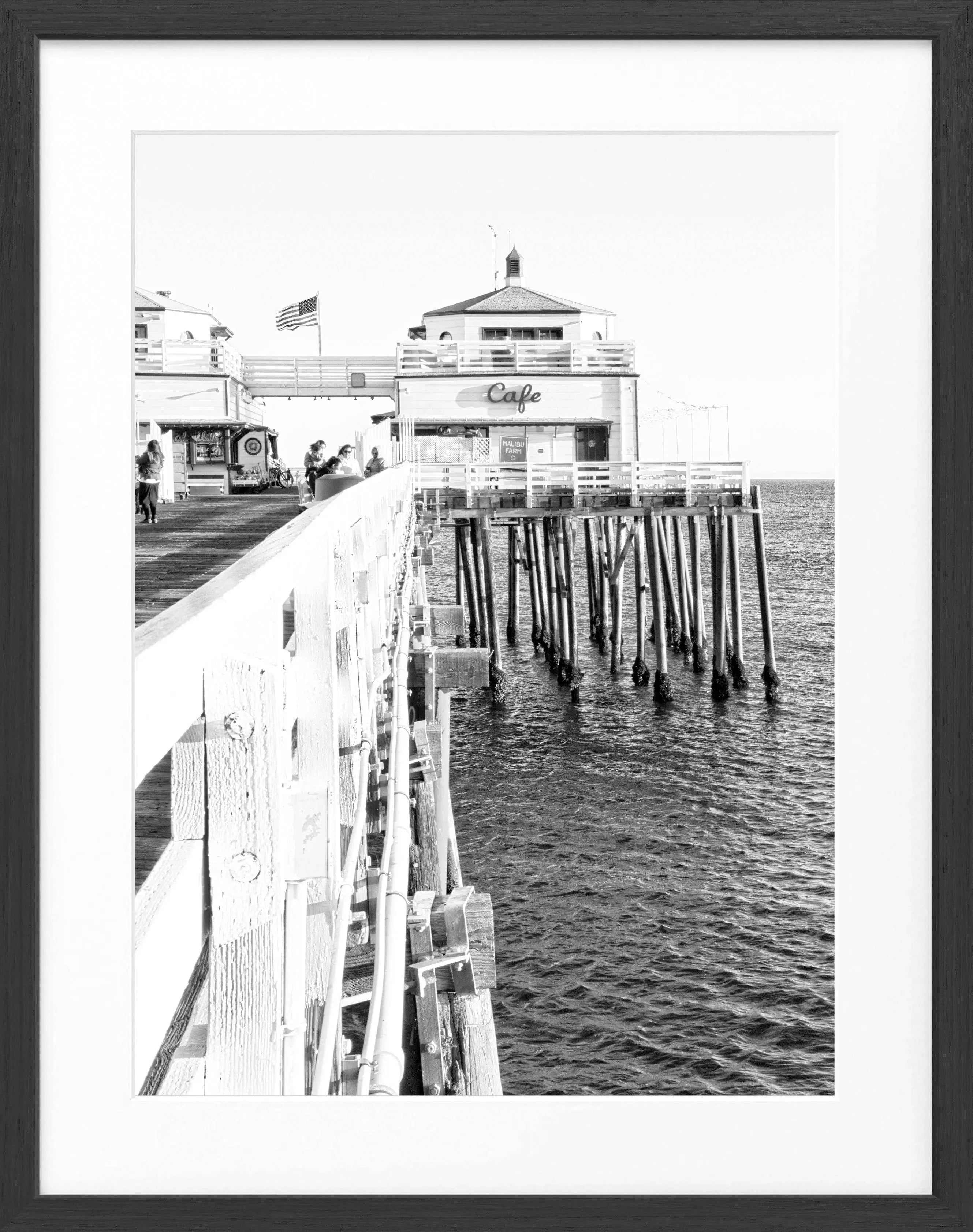 Schwarz-weißes Poster mit Rahmen, Kalifornien Malibu Beach Pier, Cosman-Photocollection, Motiv, 25x31 cm