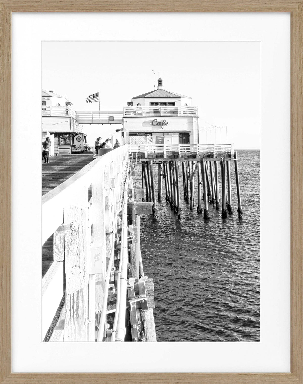 Schwarz-weiß Poster mit Rahmen, Kalifornien Malibu Beach Pier, Cosman-Photocollection, 25x31cm, Strand und Pier Motiv