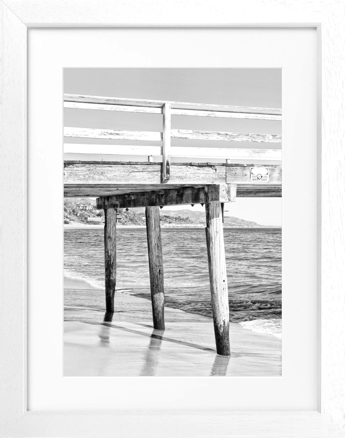 Schwarz-weiß Poster mit Rahmen von Cosman-Photocollection, Kalifornien Malibu Pier, 25x31 cm, kunstvoller Meeresblick