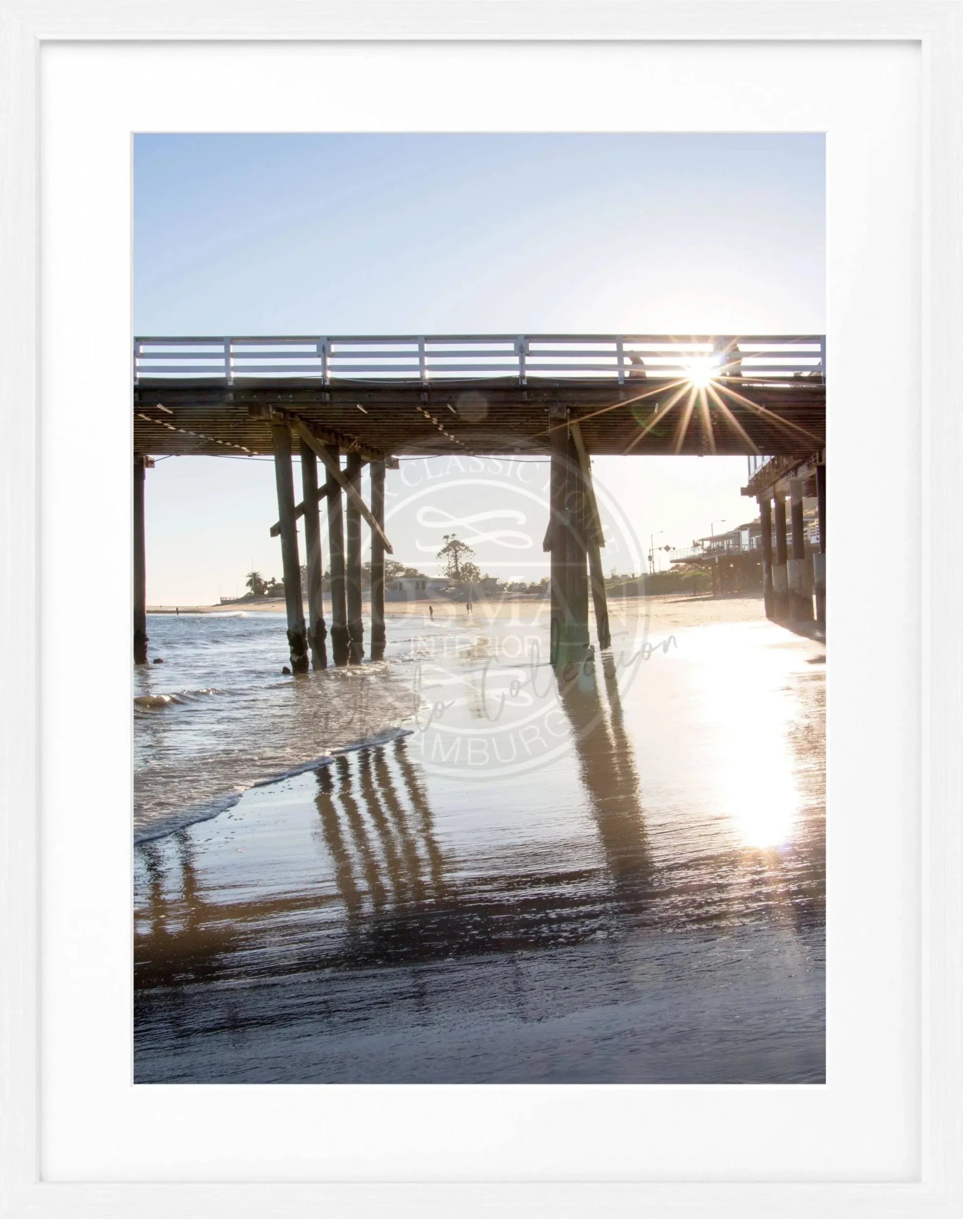 Schwarz-weiß Poster mit Rahmen, Kalifornien Malibu Pier Motiv, 25x31 cm, von Cosman-Photocollection